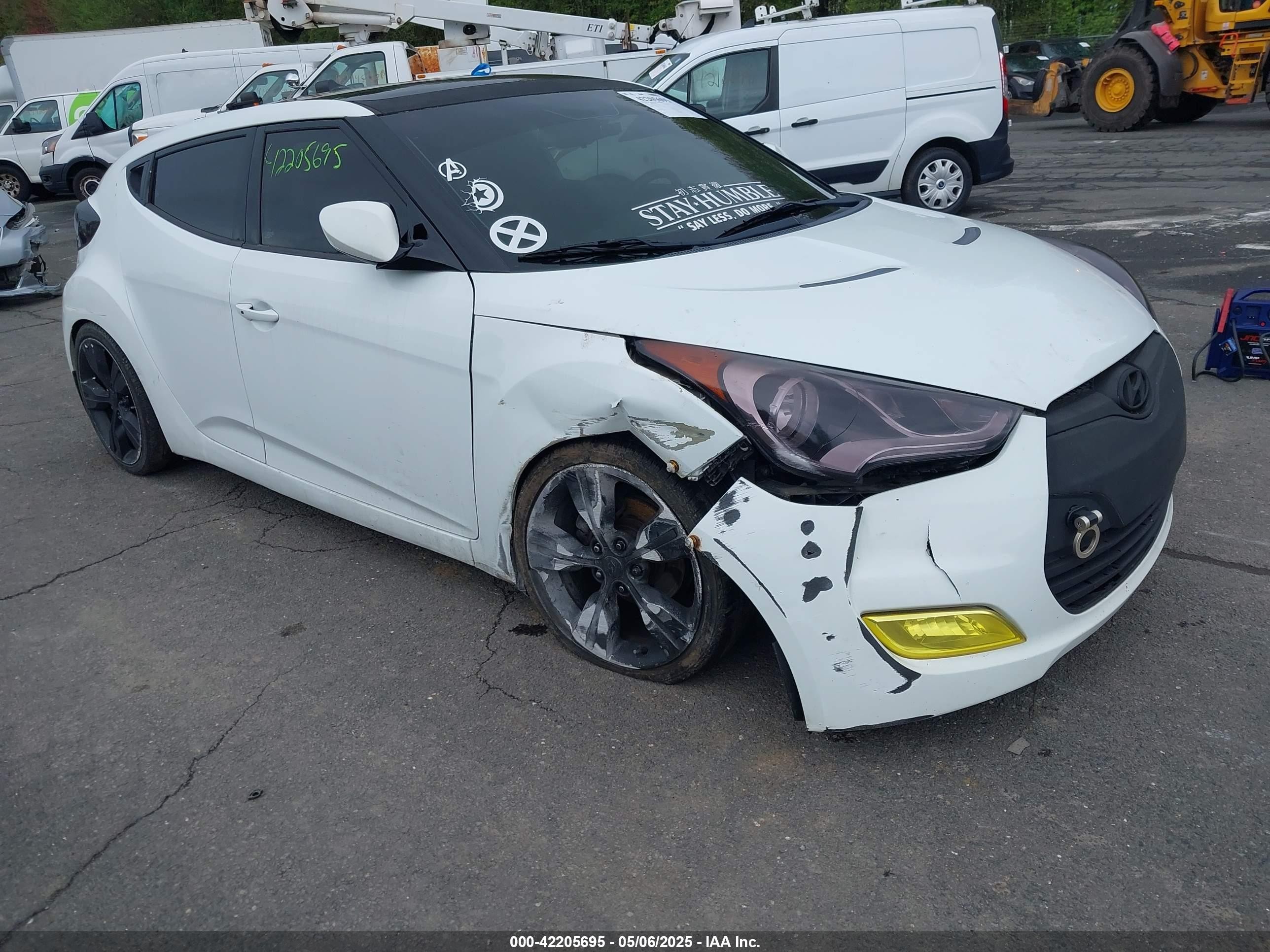 2012 Hyundai Veloster w/Gray Int, VIN KMHTC6AD6CU021176 — Front end
