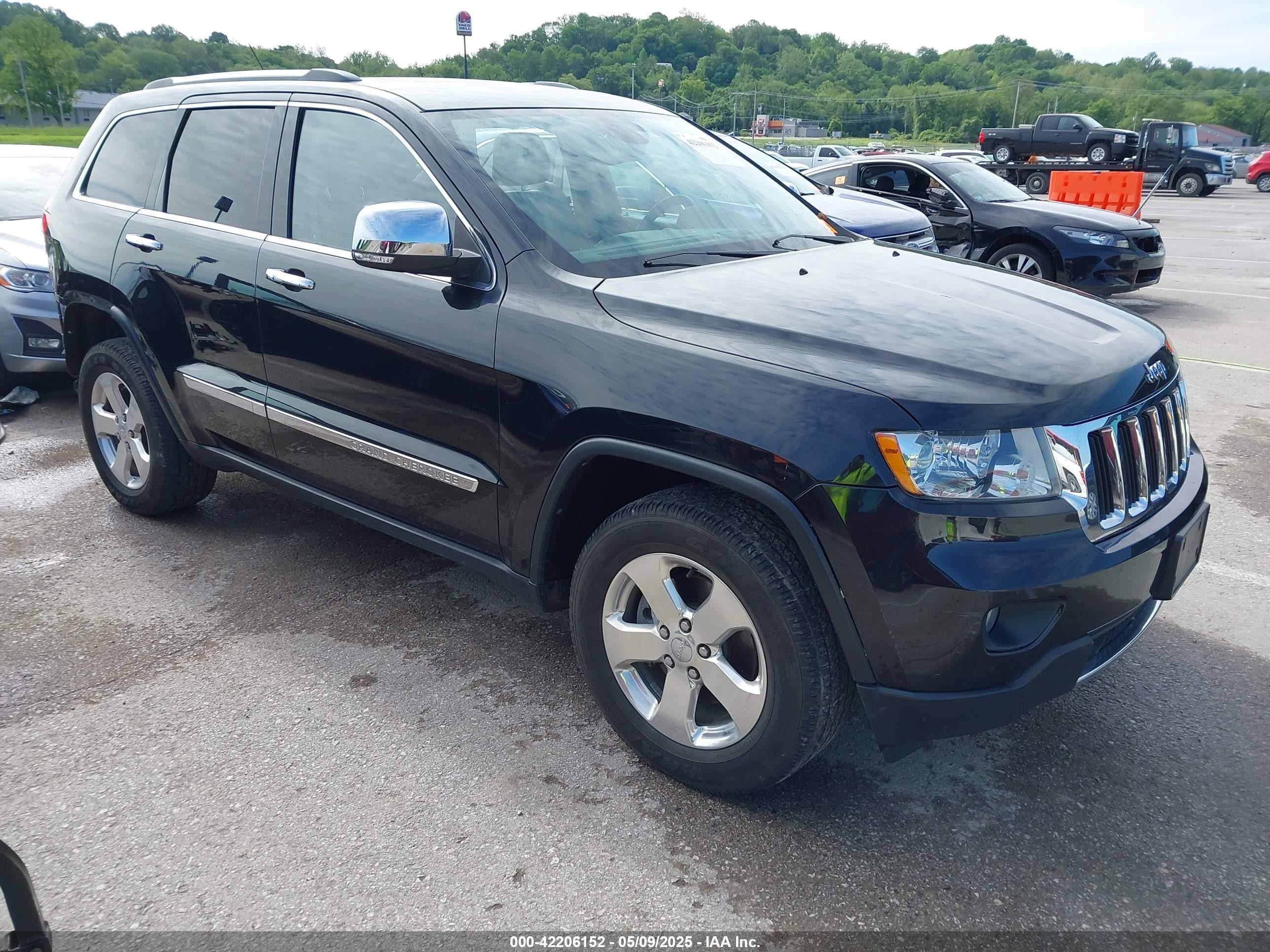 2013 Jeep Grand Cherokee Limited, VIN 1C4RJFBG4DC653159 — Rear end
