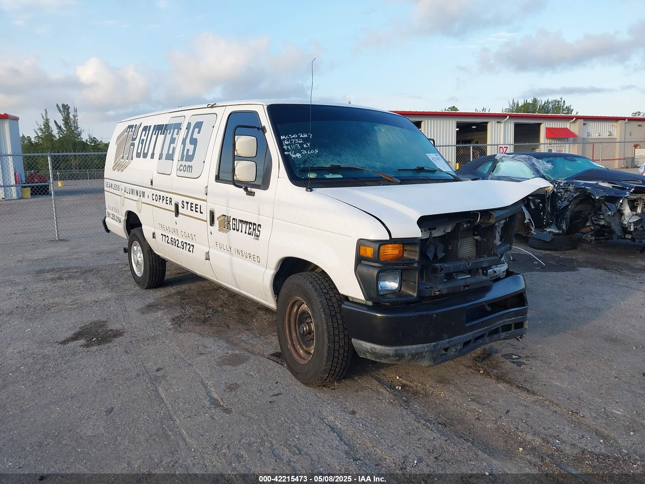 2010 Ford E-350, VIN 1FDSS3EL8ADA72609 — Front end