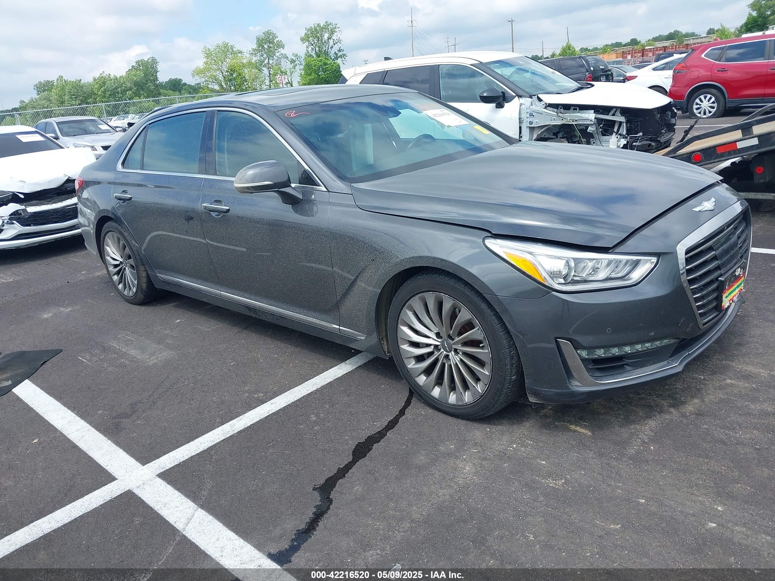 2019 Genesis G90 Premium, VIN KMHG34JA4KU051691 — Side