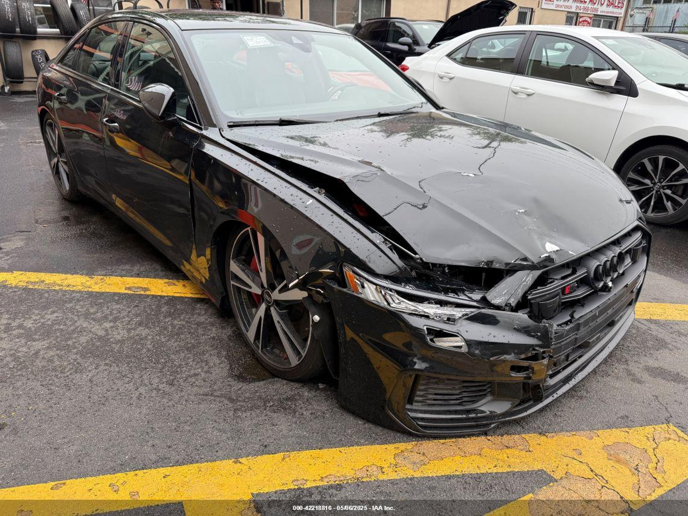 2022 Audi S6 Prestige, VIN WAUFFBF20NN019717 — Front end
