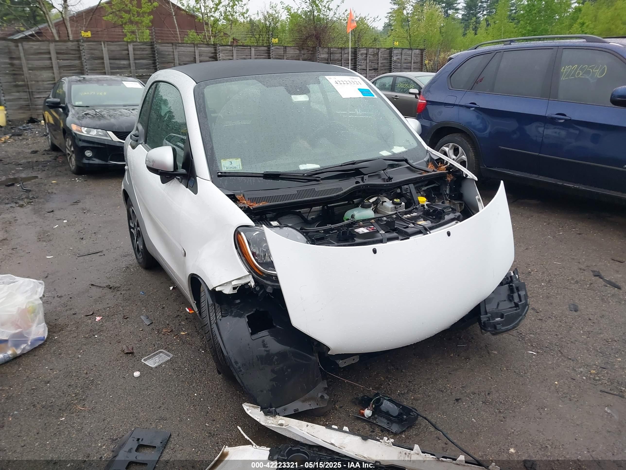 2019 Smart fortwo Pure, VIN WMEFJ9BA1KK375602 — Front end