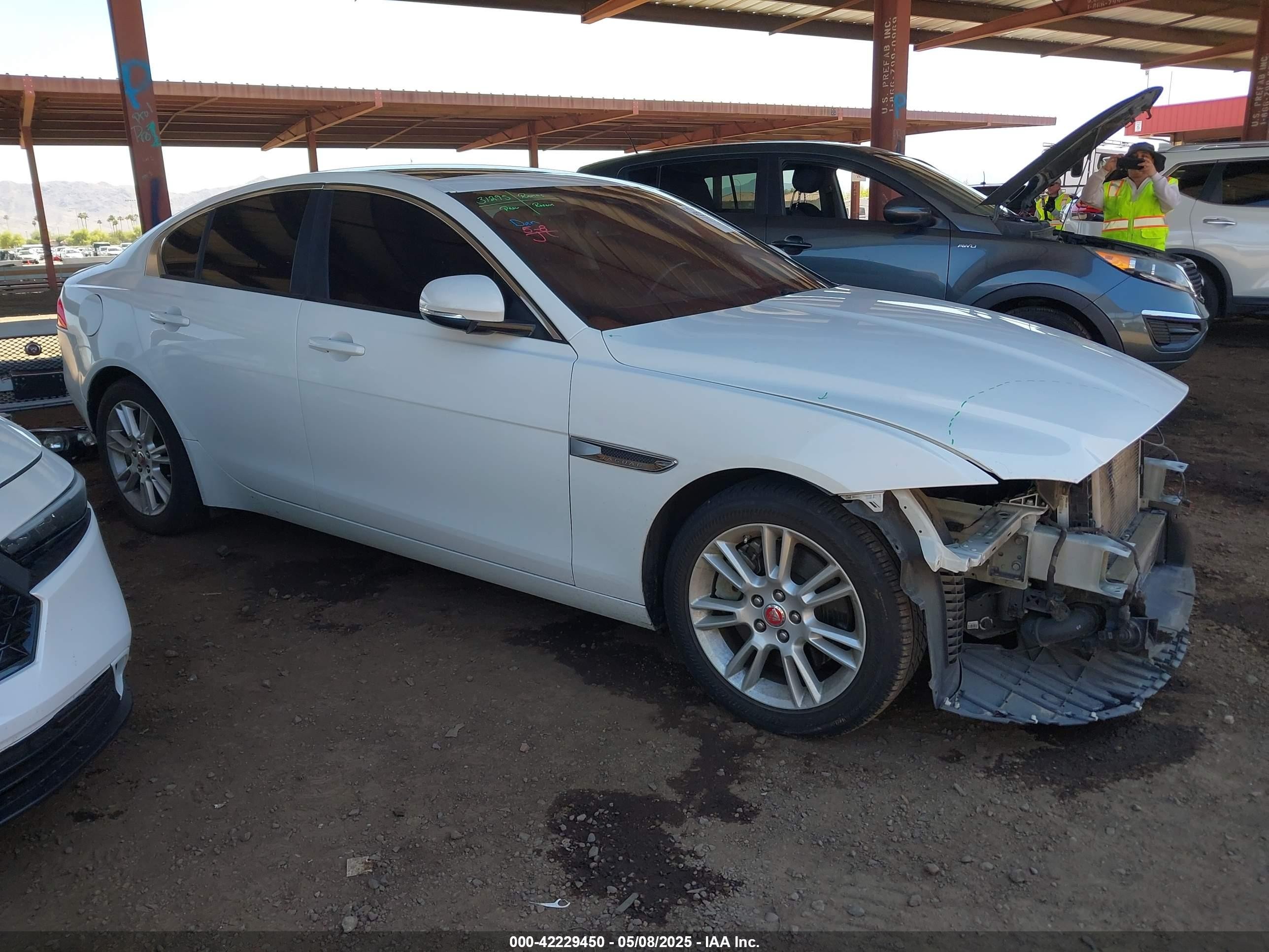 2017 Jaguar XE 25t Premium, VIN SAJAD4BG1HA975771 — Front end