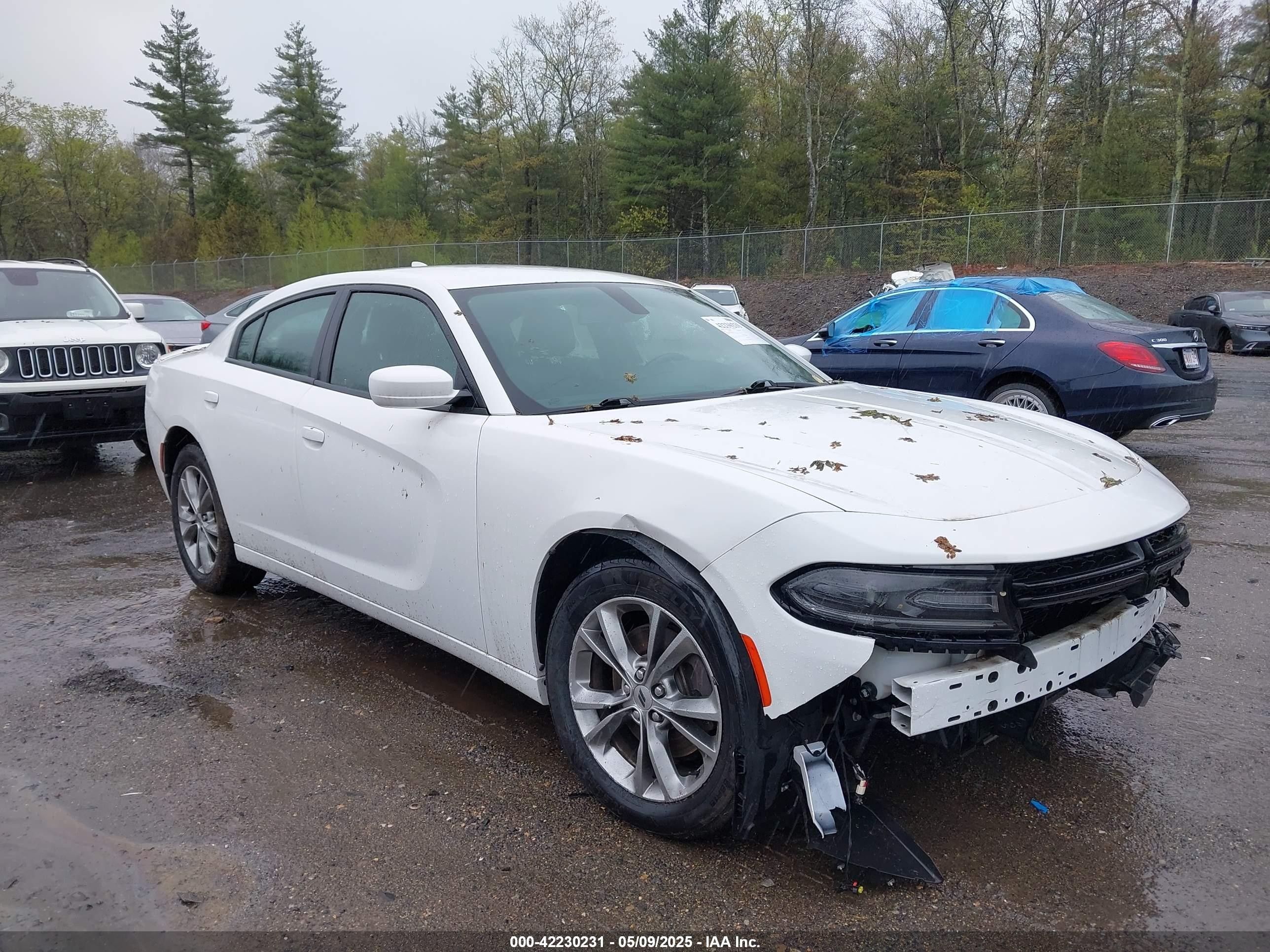 2020 Dodge Charger SXT, VIN 2C3CDXJG6LH102705 — Front end