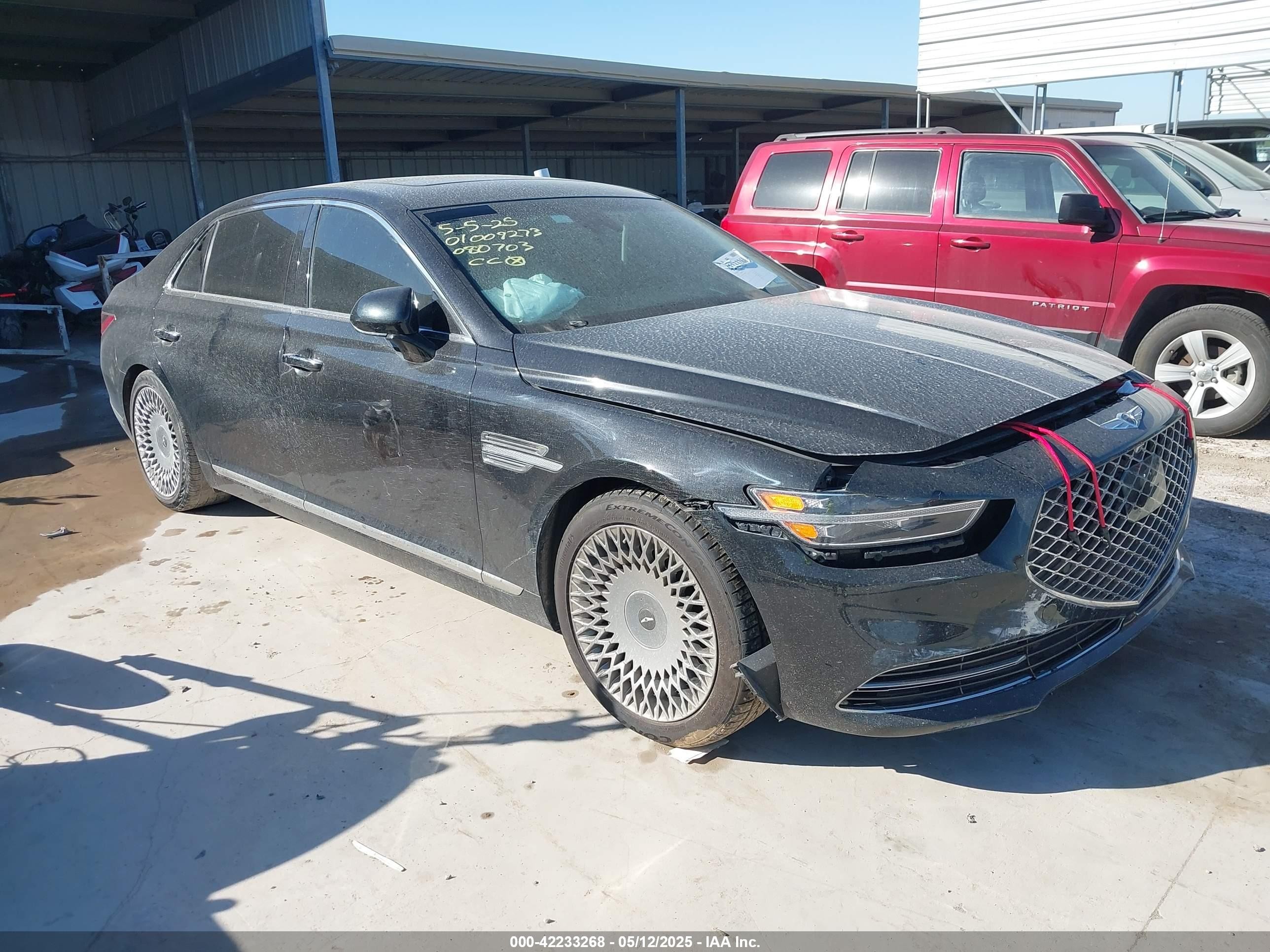 2020 Genesis G90 Ultimate, VIN KMTF54PH7LU080703 — Перед