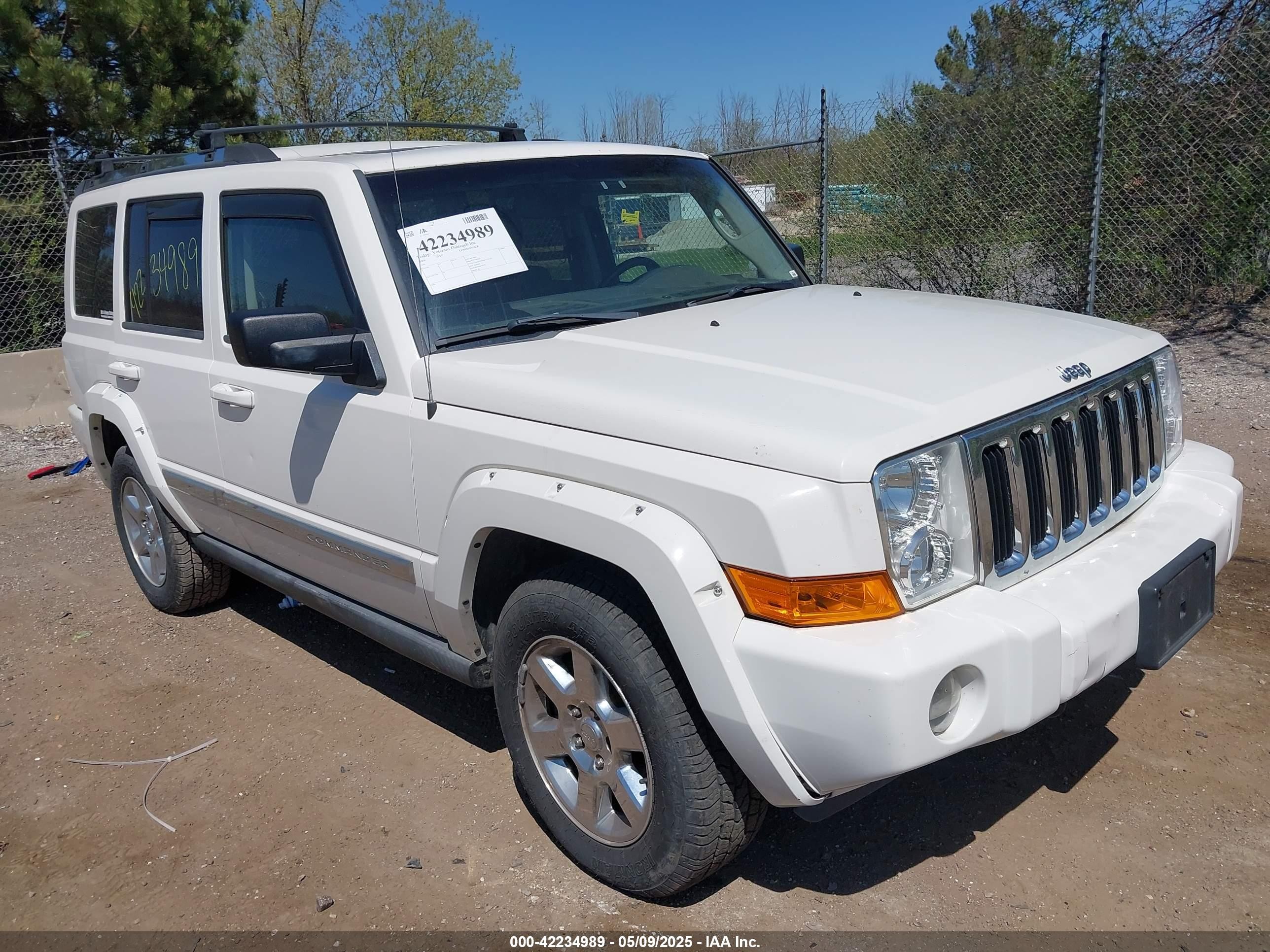 2006 Jeep Commander Limited, VIN 1J8HG58276C170180 — Front end