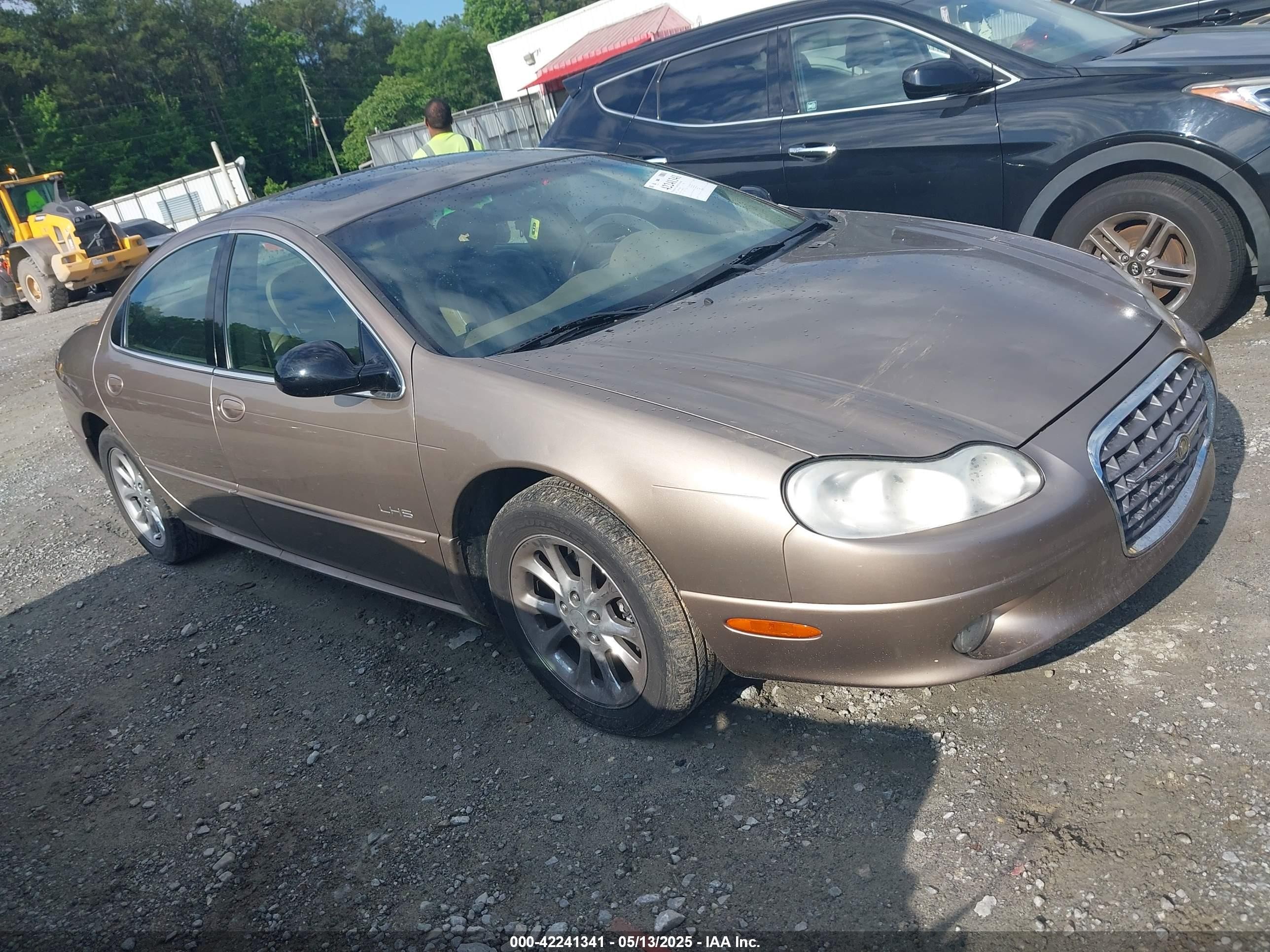2001 Chrysler LHS, VIN 2C3HC56GX1H514869 — Зад