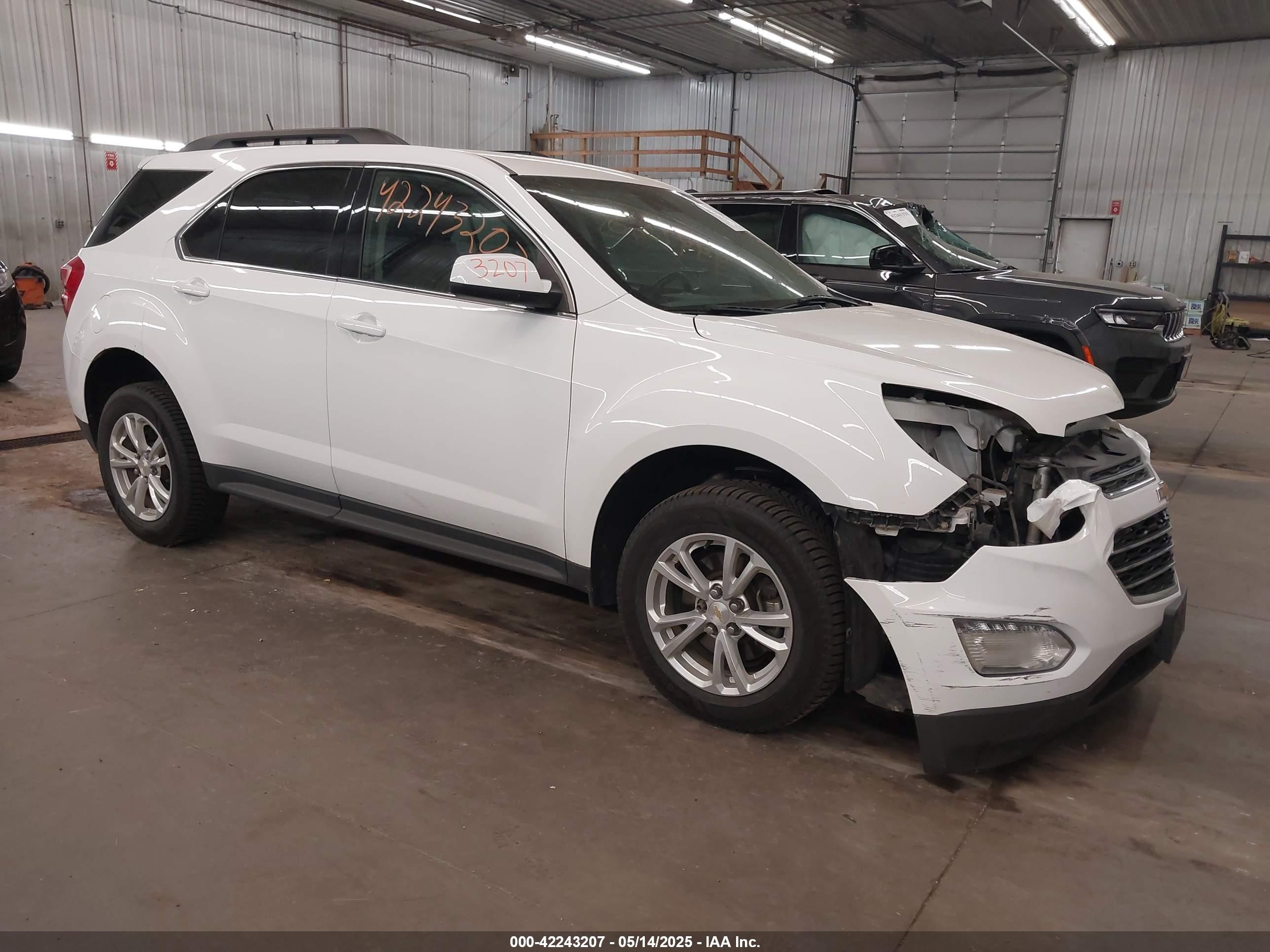 2016 Chevrolet Equinox LT, VIN 2GNFLFEK3G6102786 — Front end