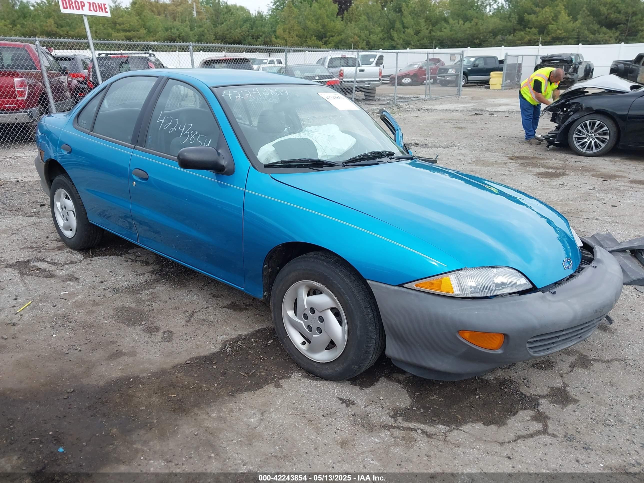 1999 Chevrolet Cavalier, VIN 1G1JC5247X7280017 — Side