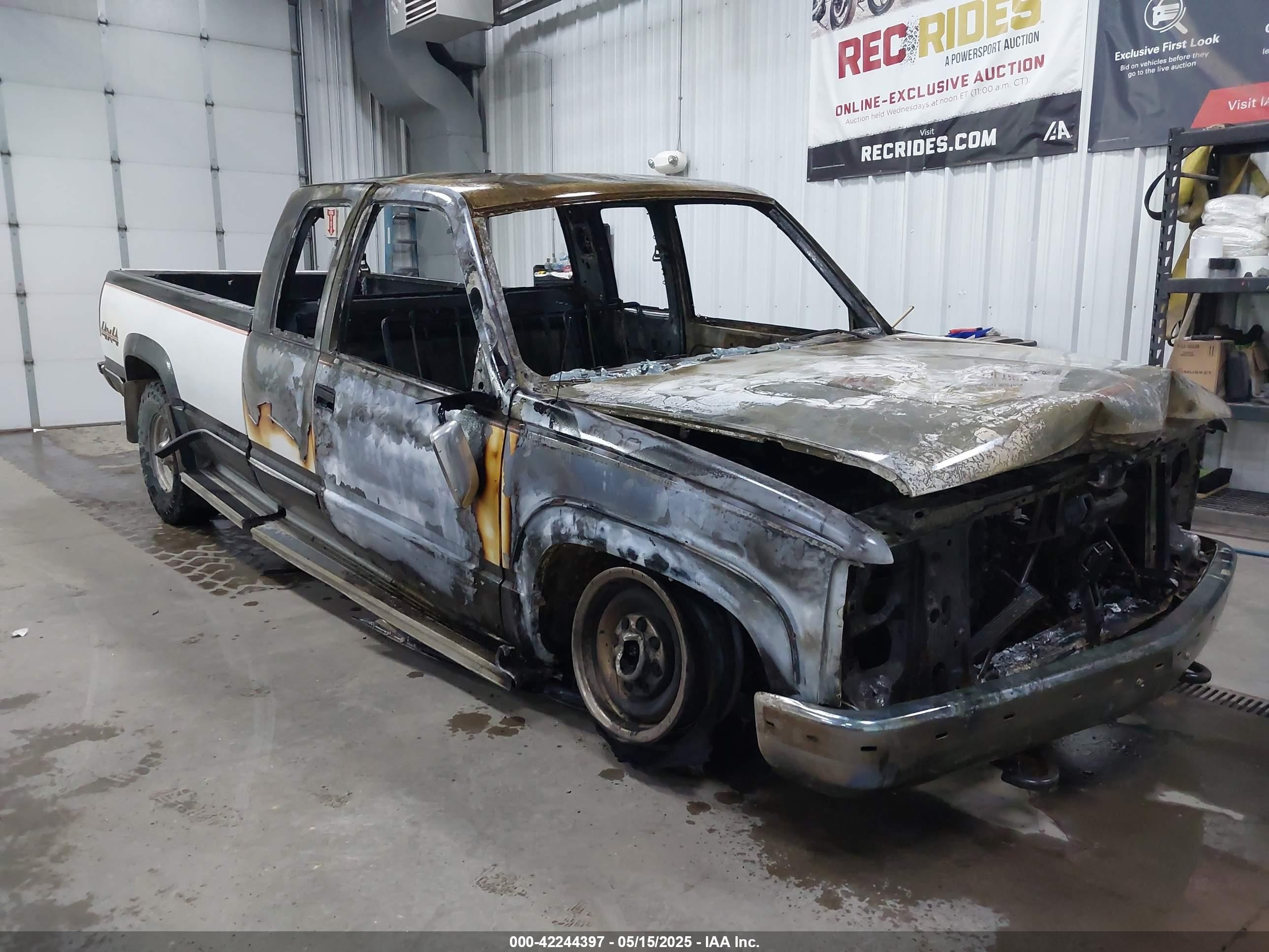 1992 Chevrolet K2500, VIN 2GCGK29N2N1188499 — Burn
