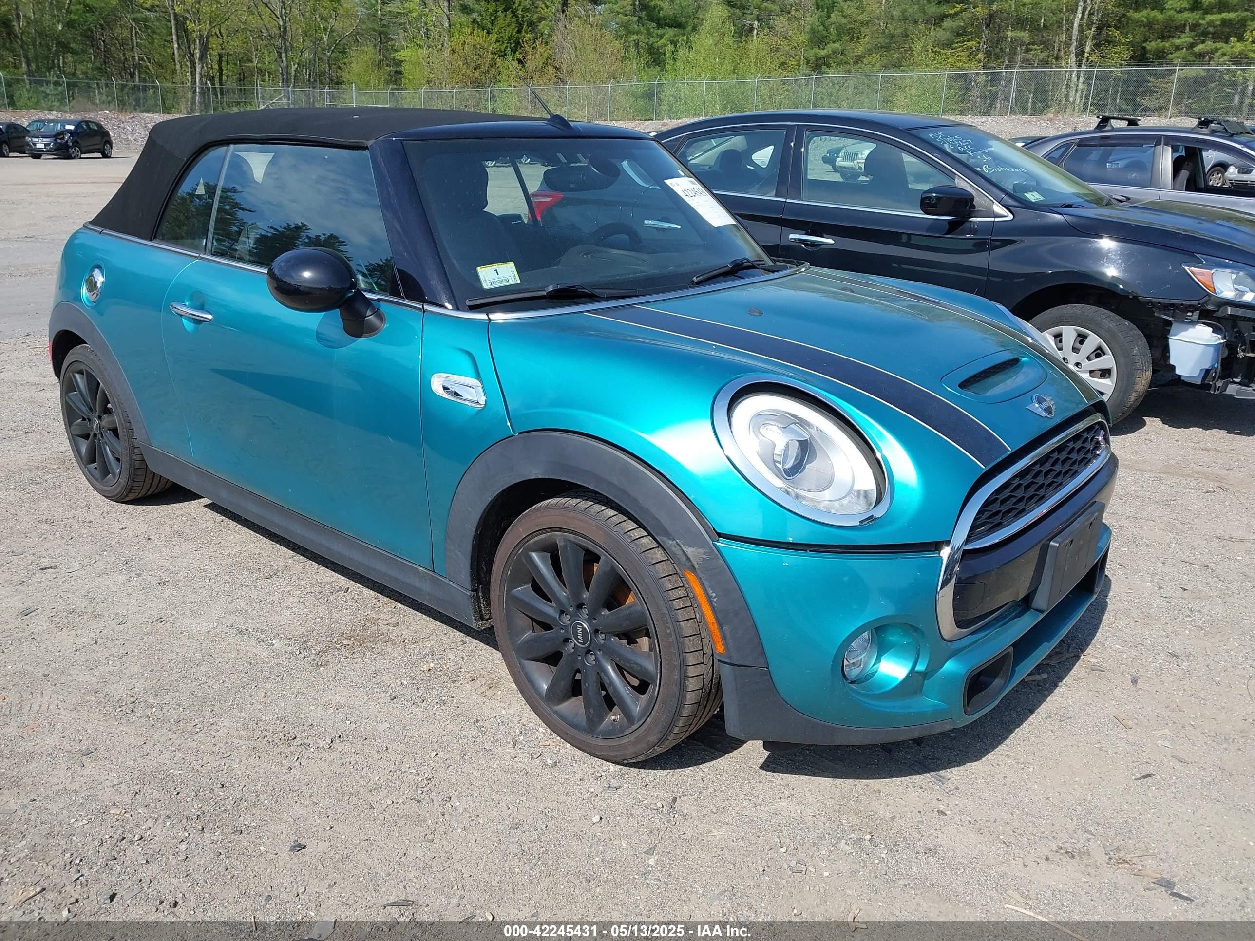 2016 MINI Convertible S, VIN WMWWG9C53G3A92523 — Механическое