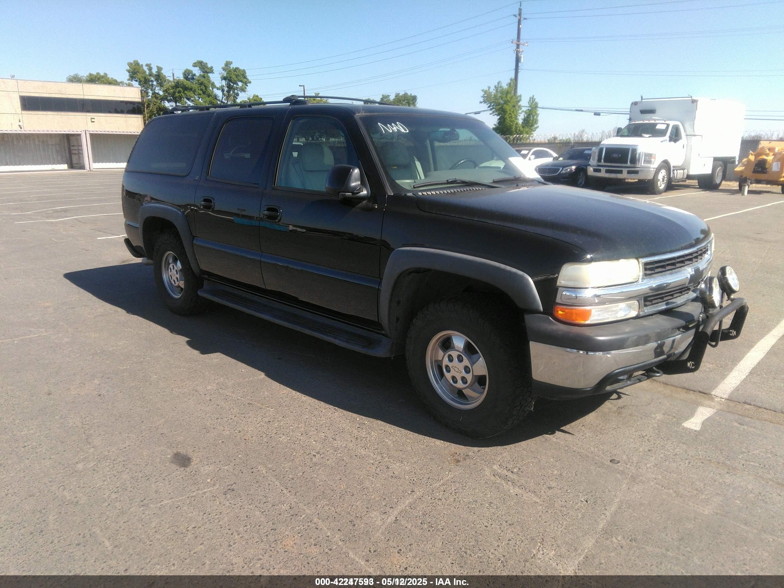 2001 Chevrolet Suburban LS, VIN 3GNFK16TX1G146082 — Rear end