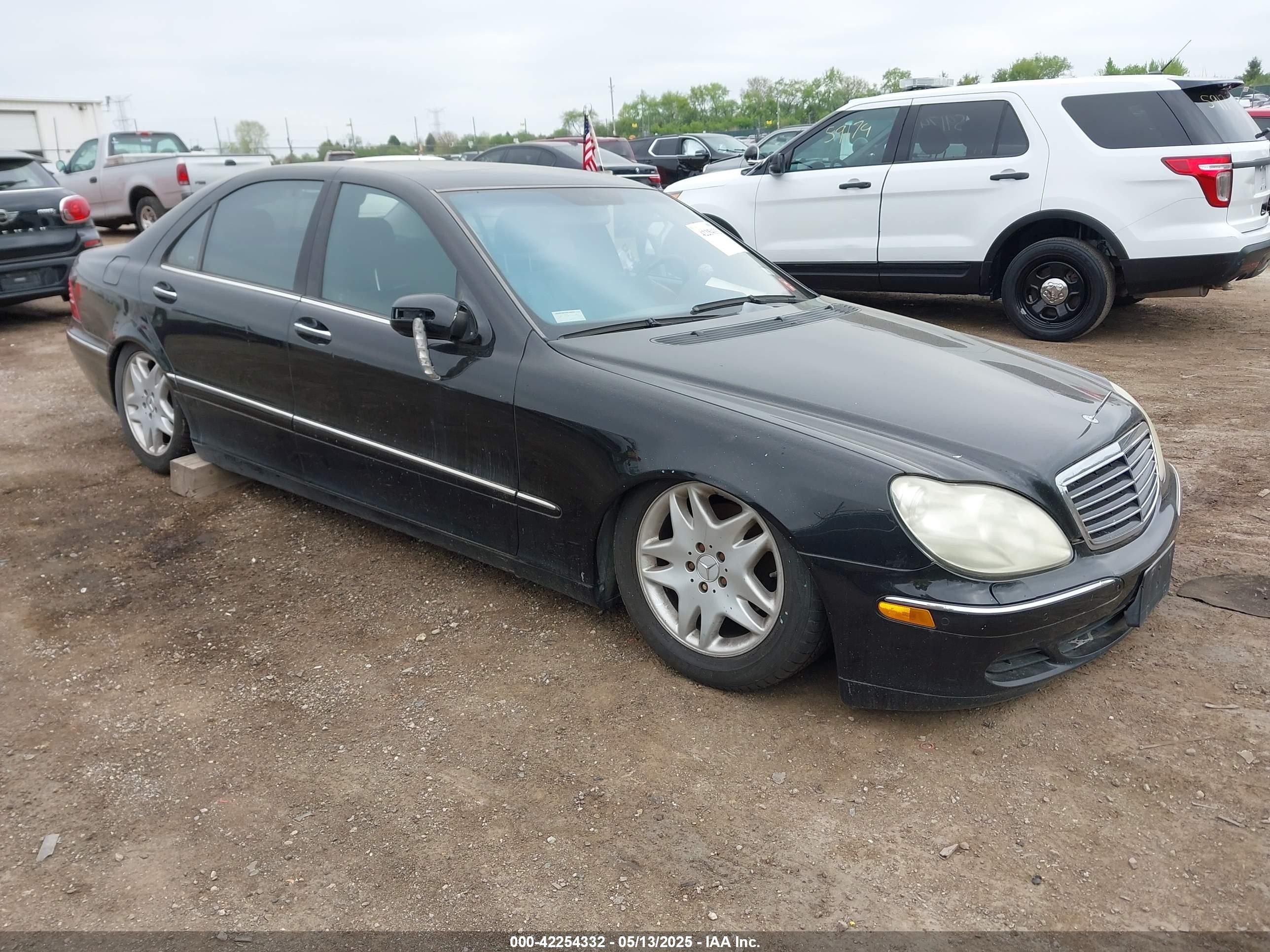 2003 Mercedes-Benz S 500, VIN WDBNG75J33A355883 — Side