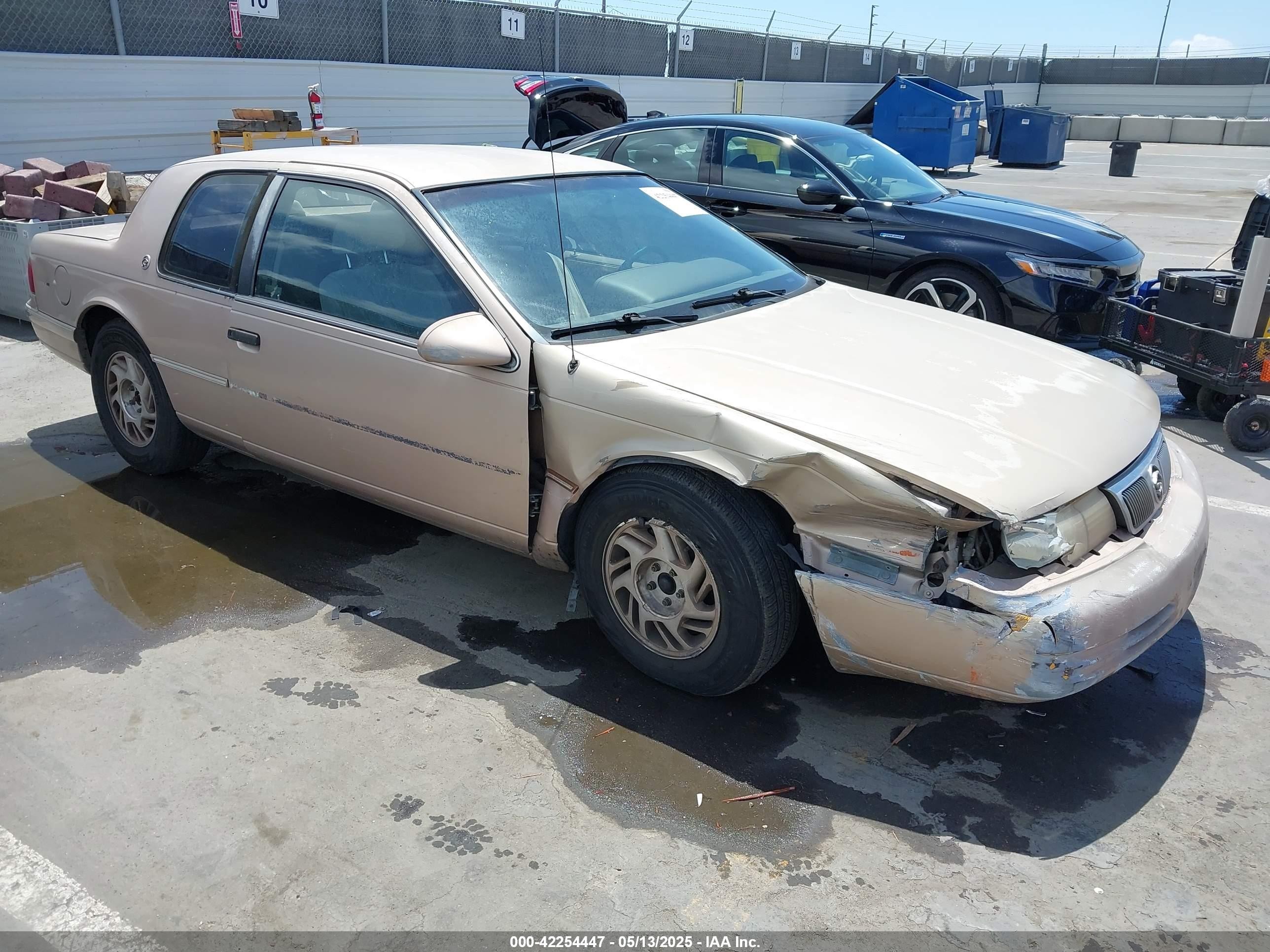 1993 Mercury Cougar, VIN 1MEPM6248PH679922 — Перед