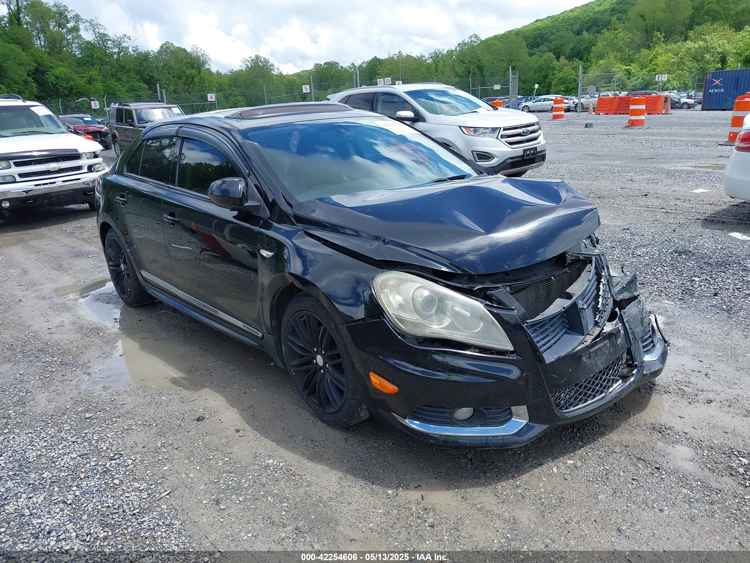 2012 Suzuki Kizashi SLS Sport, VIN JS2RF9A86C6100237 — Front end