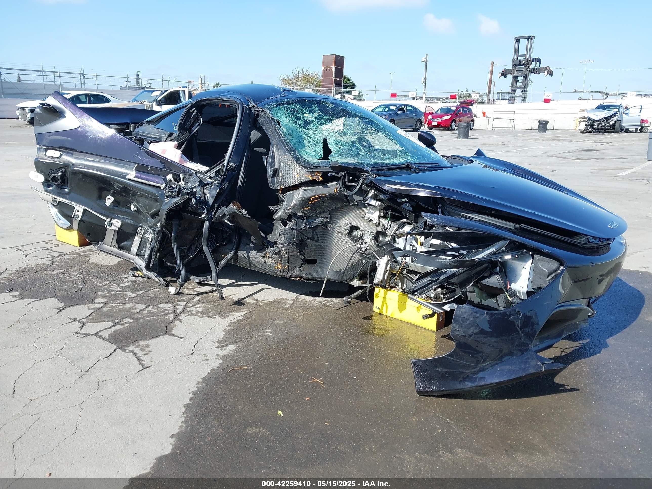 2019 McLaren 720S, VIN SBM14DCA0KW002438 — Side