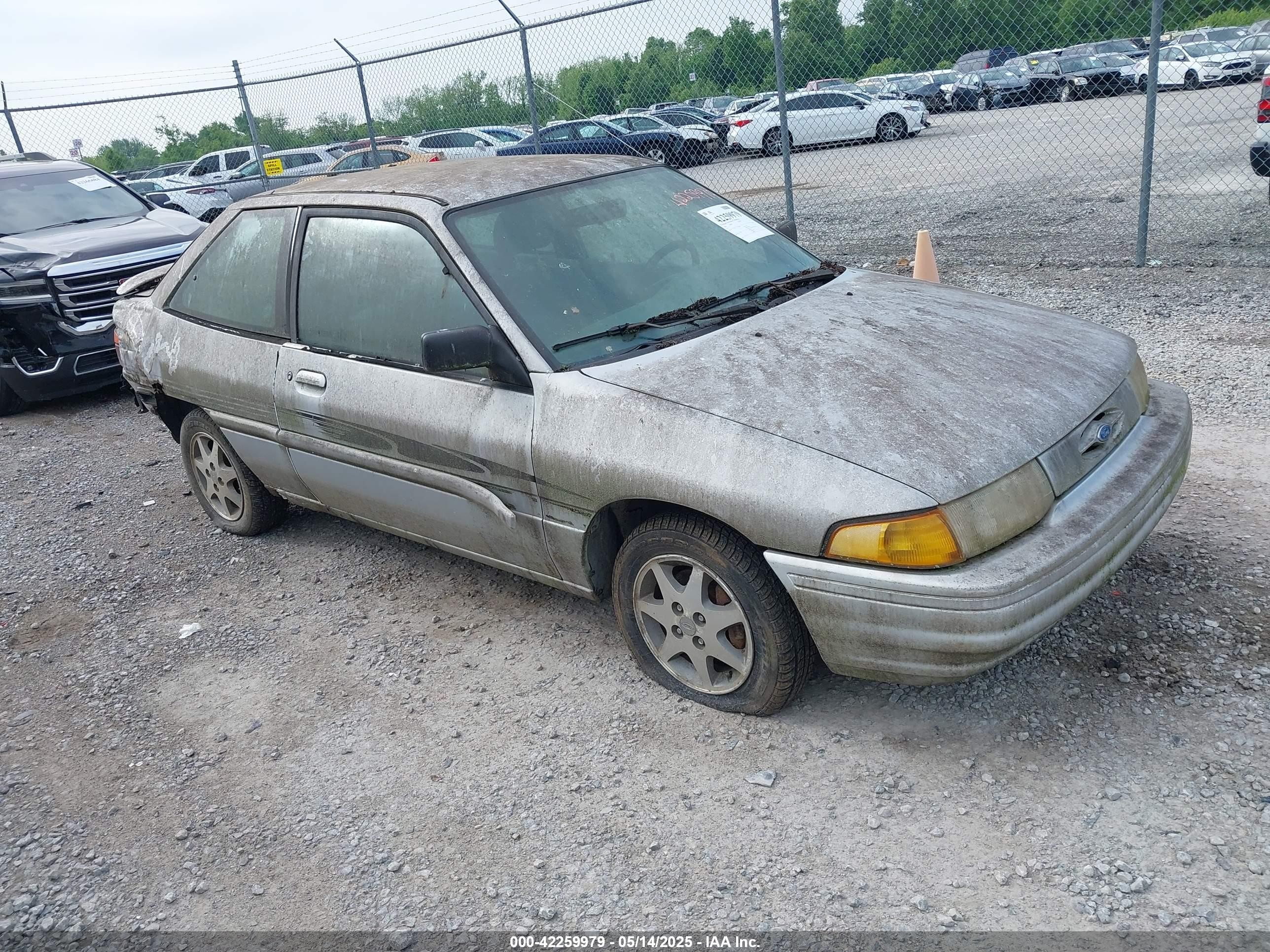1996 Ford Escort, VIN 1FASP11J9TW180412 — Rear end