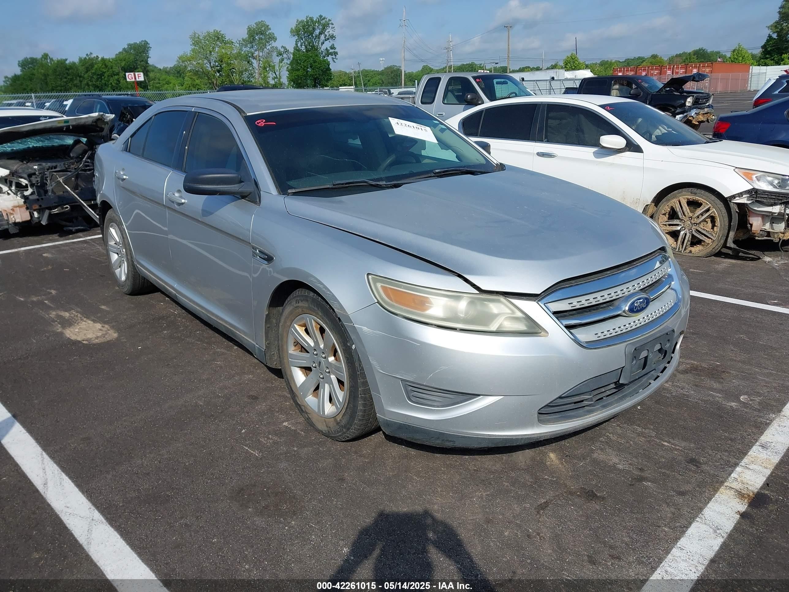 2011 Ford Taurus SE, VIN 1FAHP2DW3BG149527 — Rear end