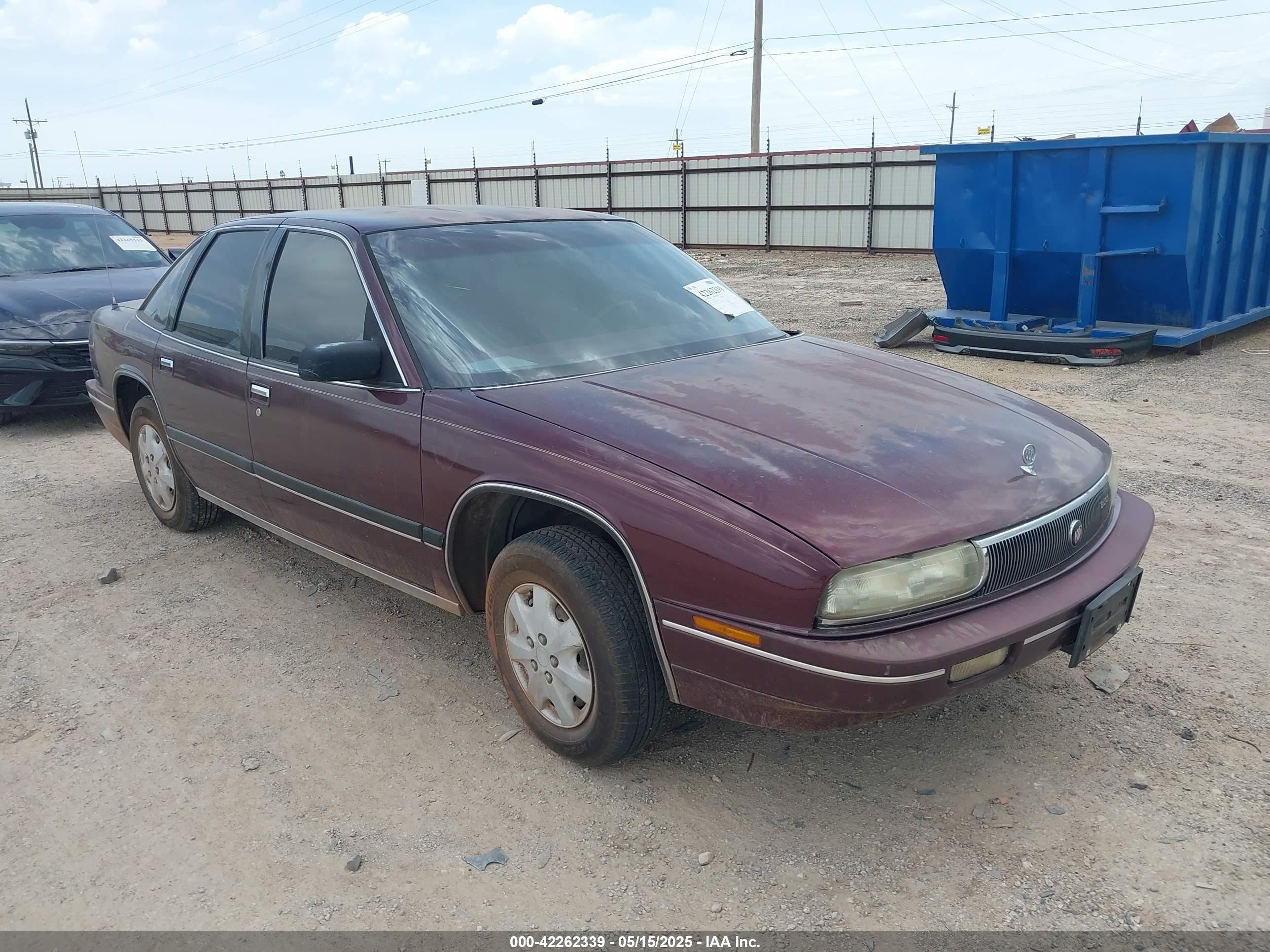 1992 Buick Regal, VIN 2G4WB54T9N1505645 — Side