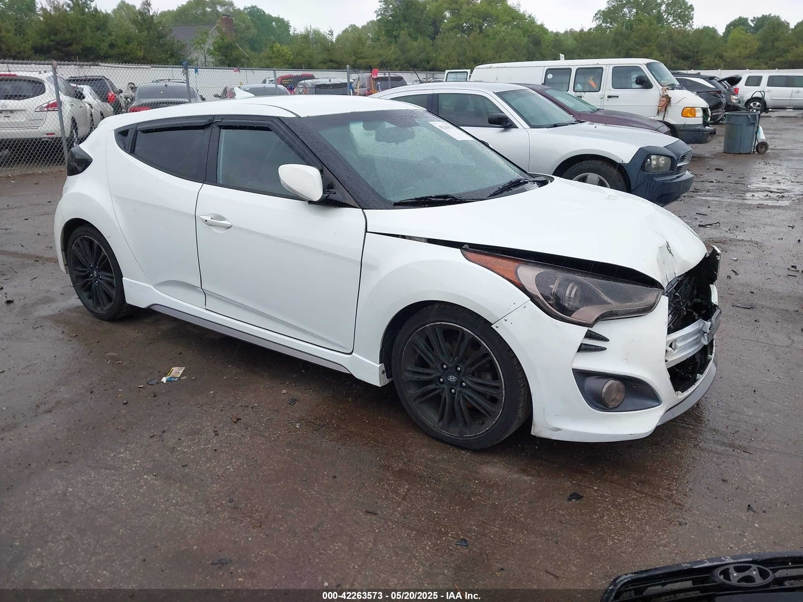 2016 Hyundai Veloster Turbo, VIN KMHTC6AE5GU297945 — Front end