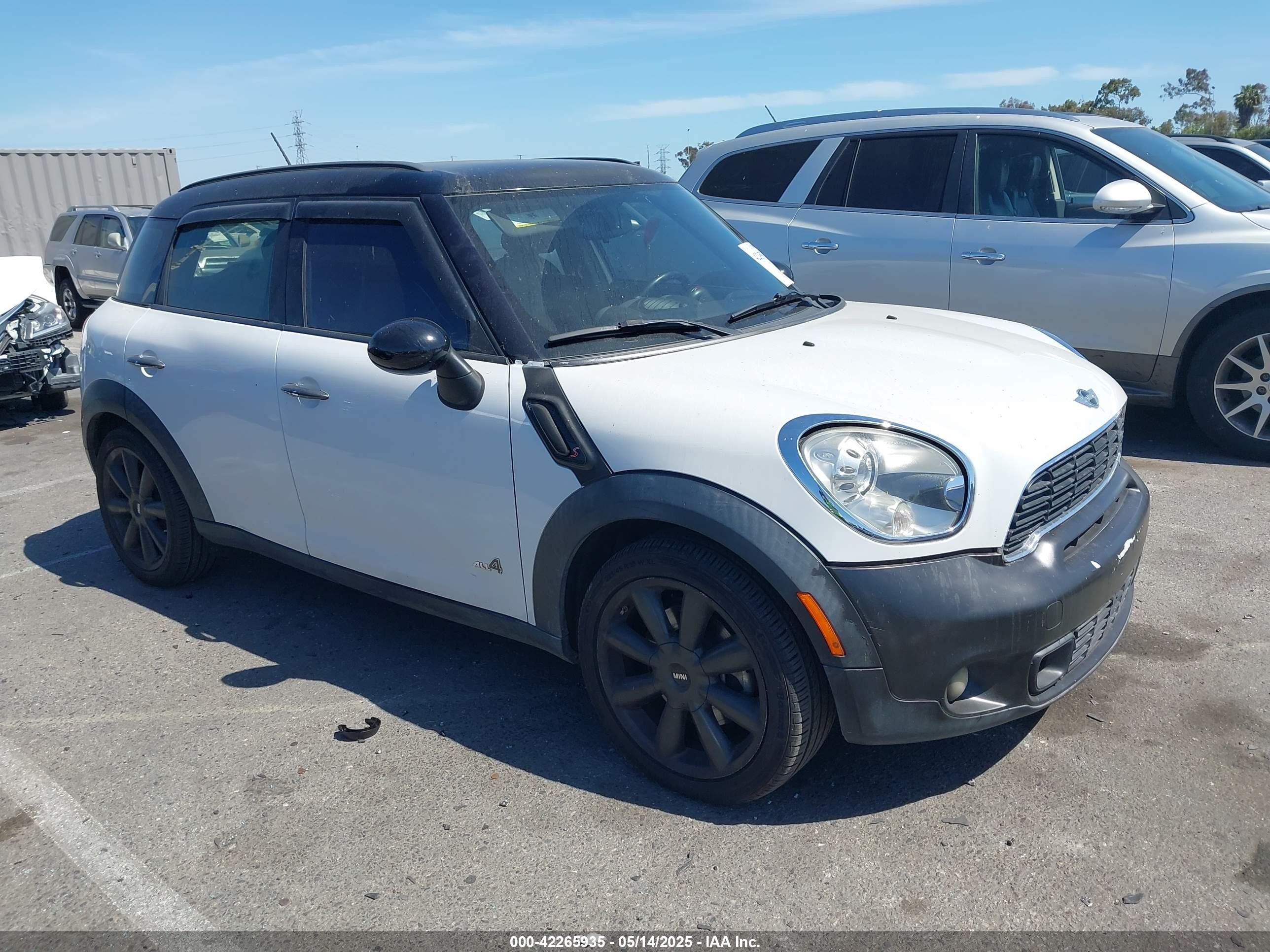2012 MINI Countryman S, VIN WMWZC5C54CWM11869 — Fresh water flood