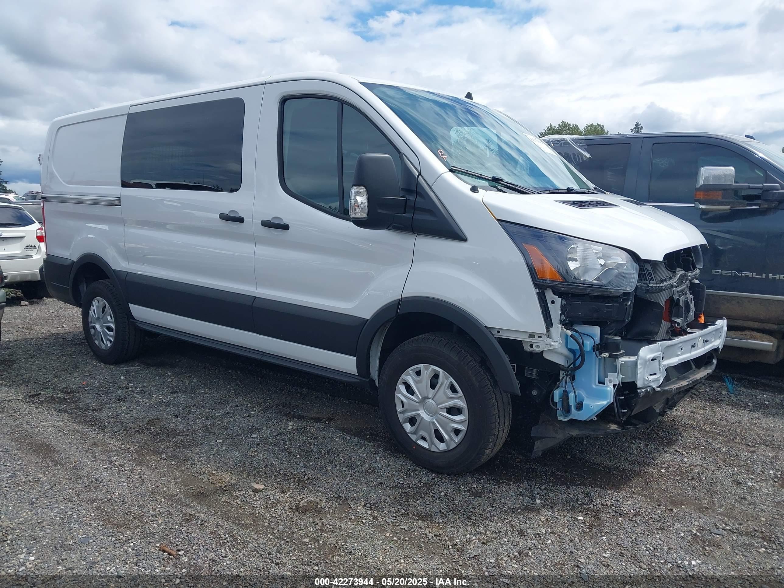 2023 Ford E-Transit Cargo, VIN 1FTBW1YK3PKA05307 — Front end