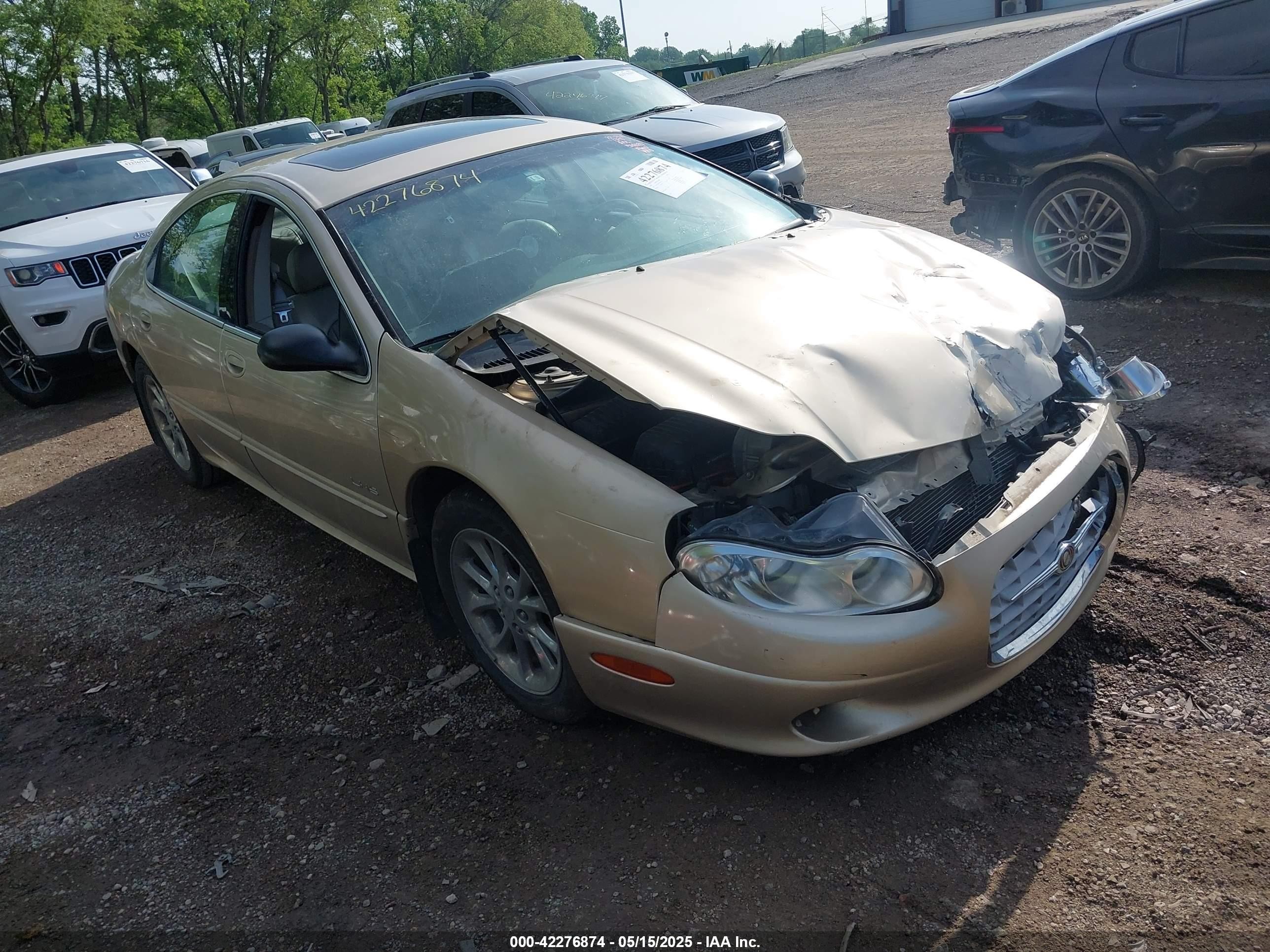 2001 Chrysler LHS, VIN 2C3AC56G01H583717 — Перед
