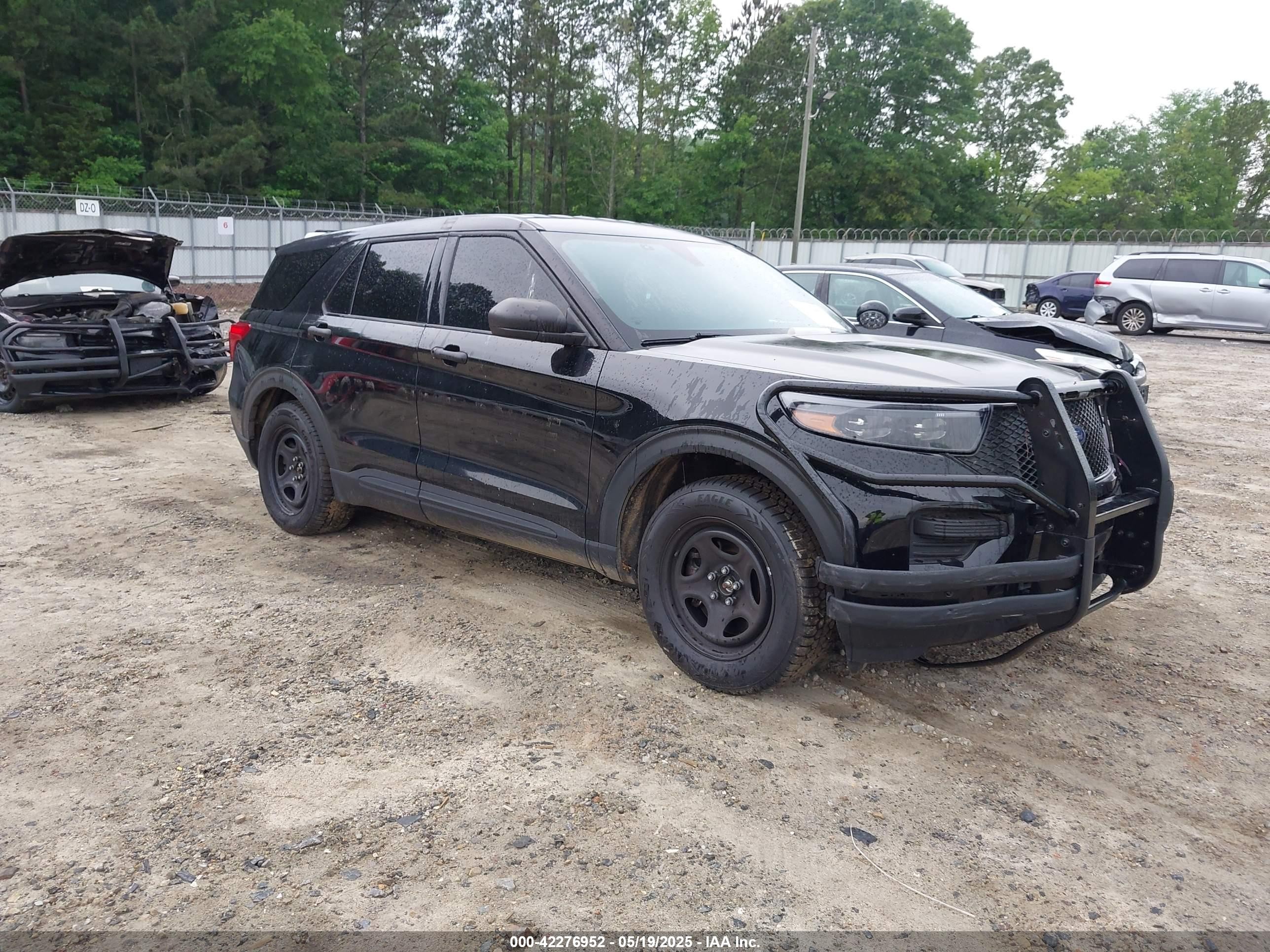 2021 Ford Police Interceptor Utility, VIN 1FM5K8AB6MGB98879 — Бок