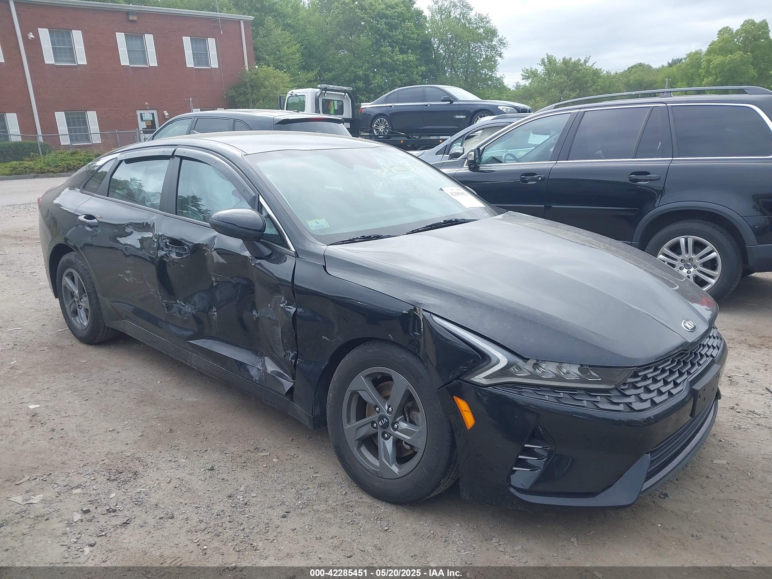 2021 Kia K5 LX, VIN 5XXG24J26MG016840 — Side