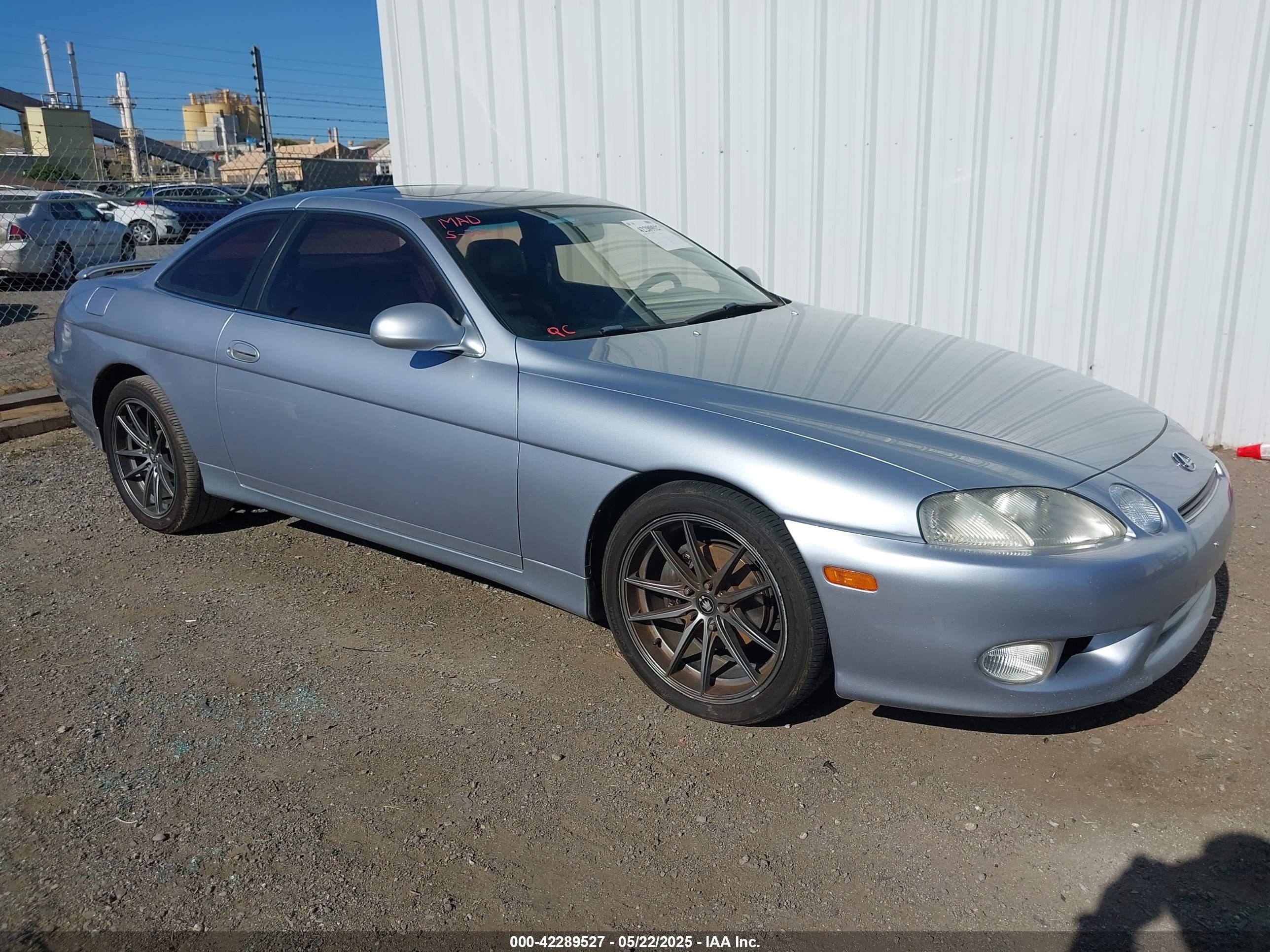 1998 Lexus SC 300, VIN JT8CD32Z5W1003282 — Rear end