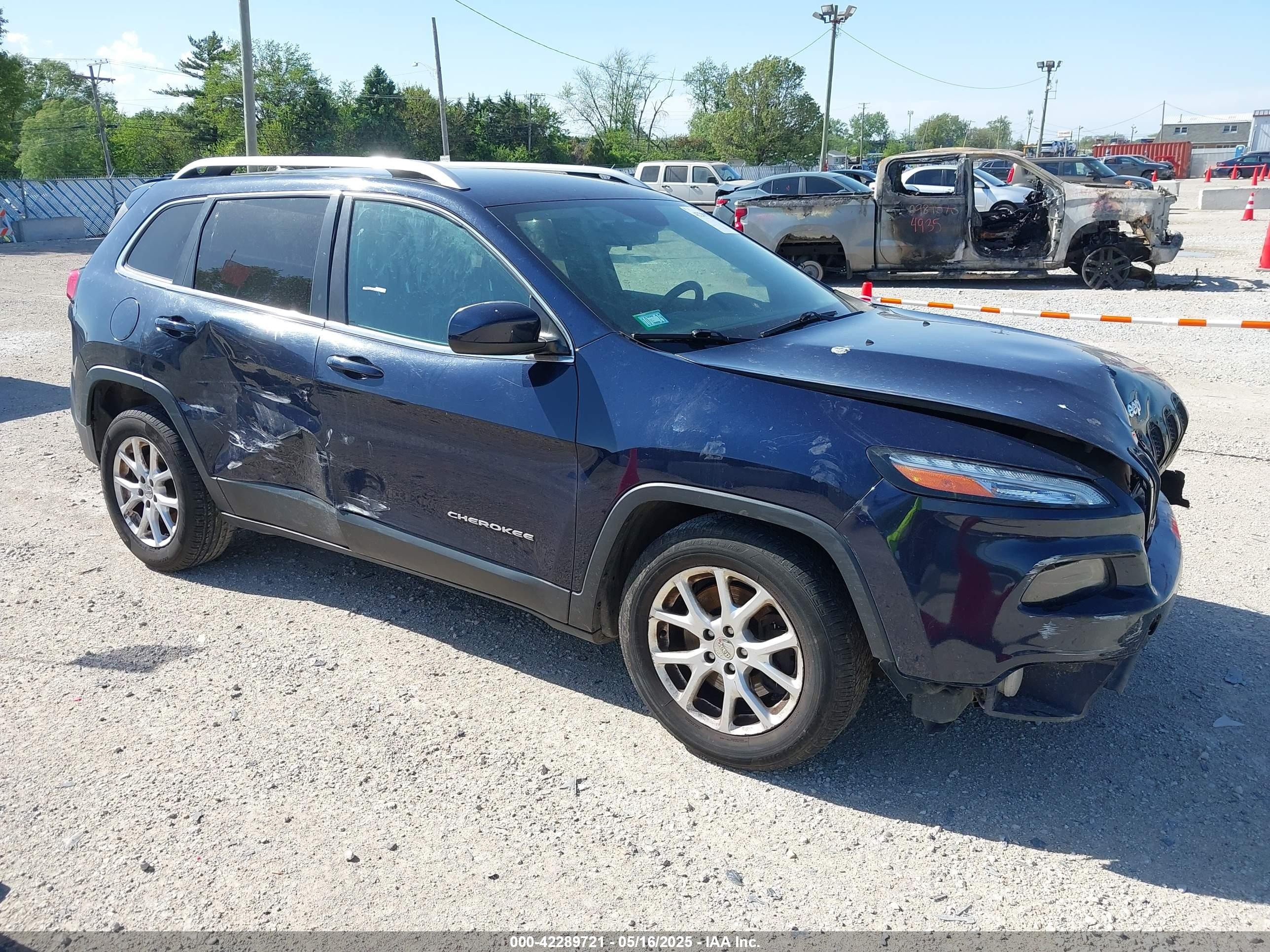 2014 Jeep Cherokee Latitude, VIN 1C4PJLCS8EW221232 — Перед