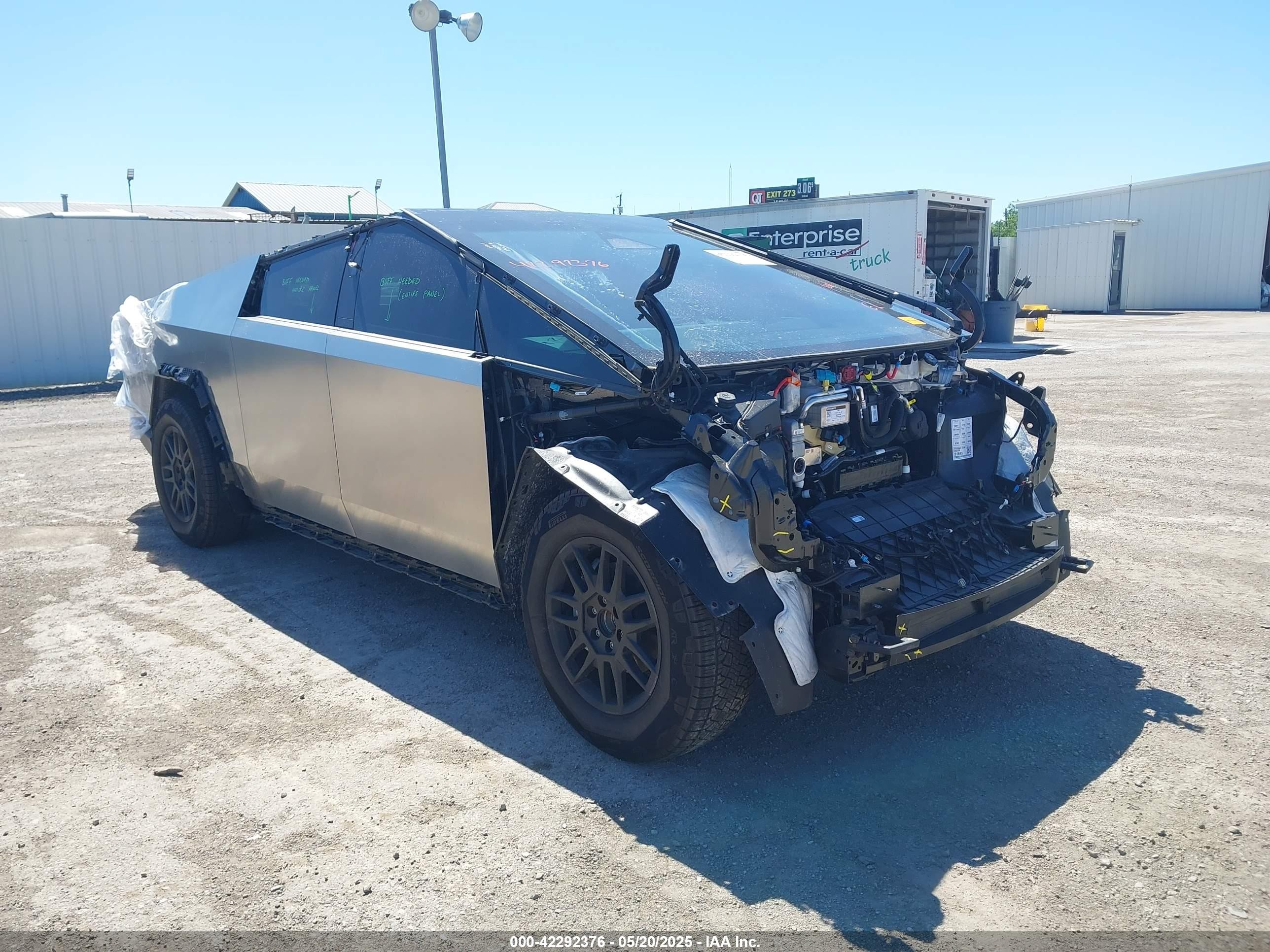 2025 Tesla Cybertruck, VIN 7G2CEHED2SA059686 — Front end