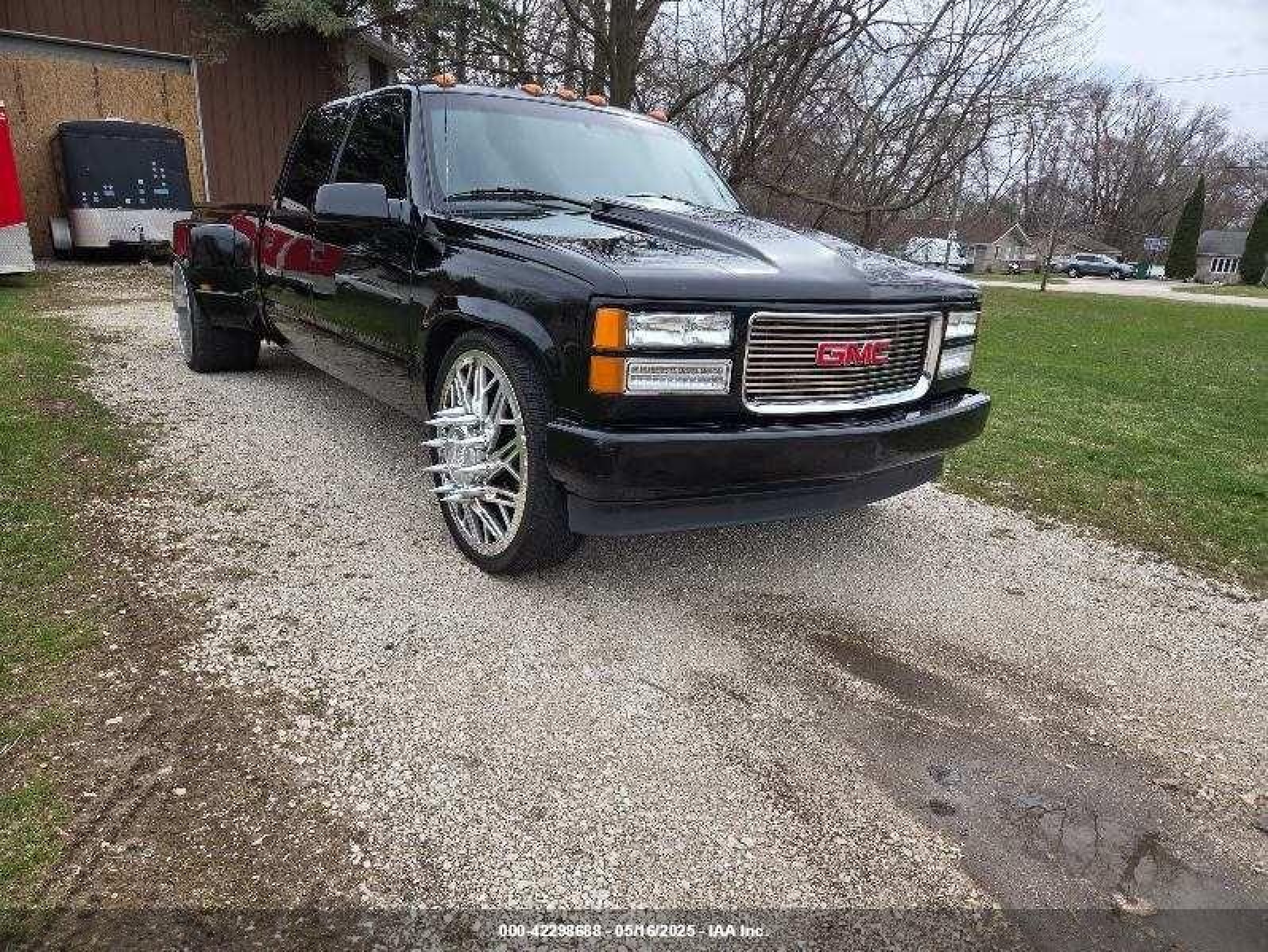 1997 GMC Sierra 3500, VIN 1GTHC33J5VF005375 — Auction photo