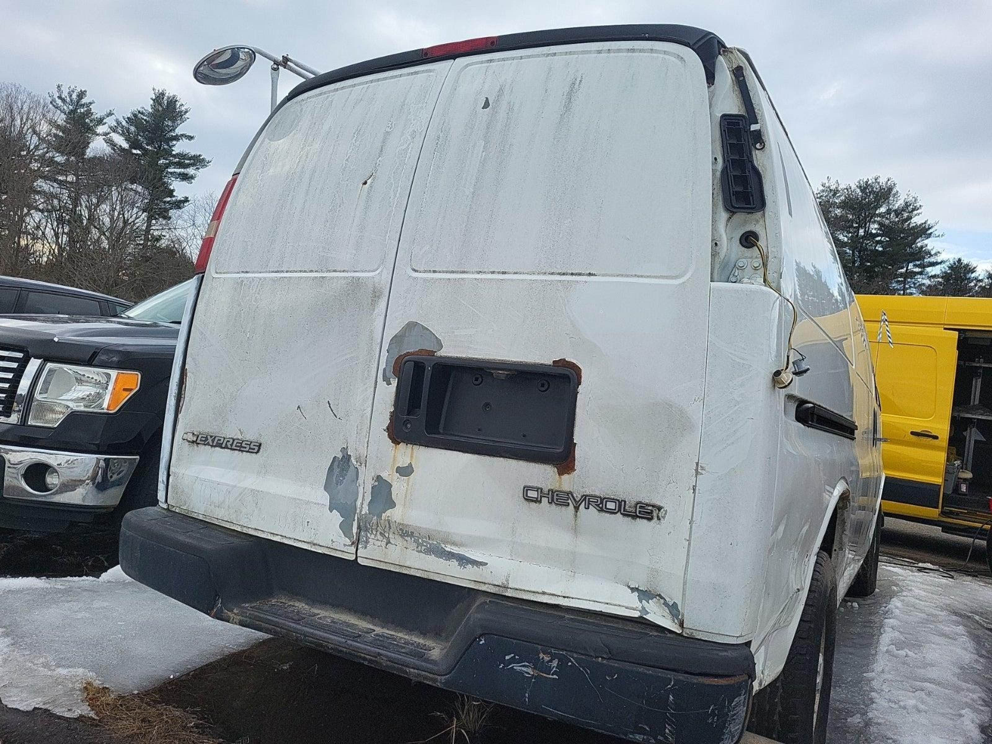 2003 Chevrolet Express G2500, VIN 1GCFG25X231210458 — Normal wear