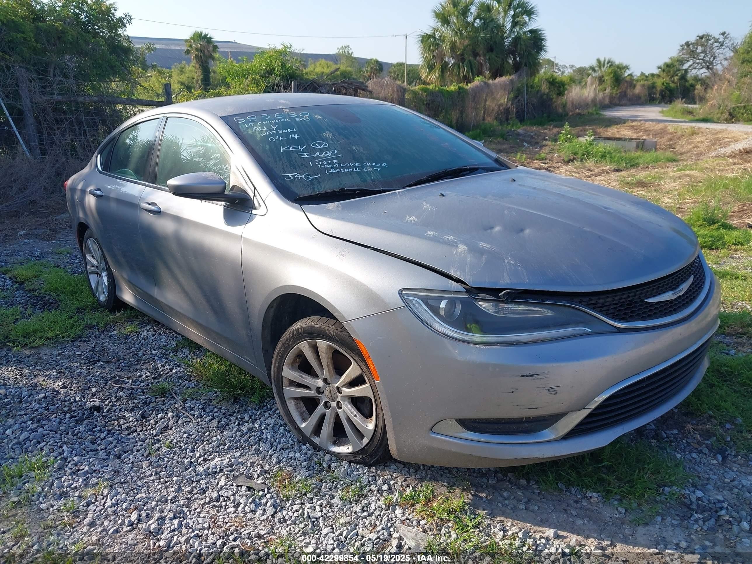 2015 Chrysler 200 Limited, VIN 1C3CCCAB0FN583630 — Фото с аукциона