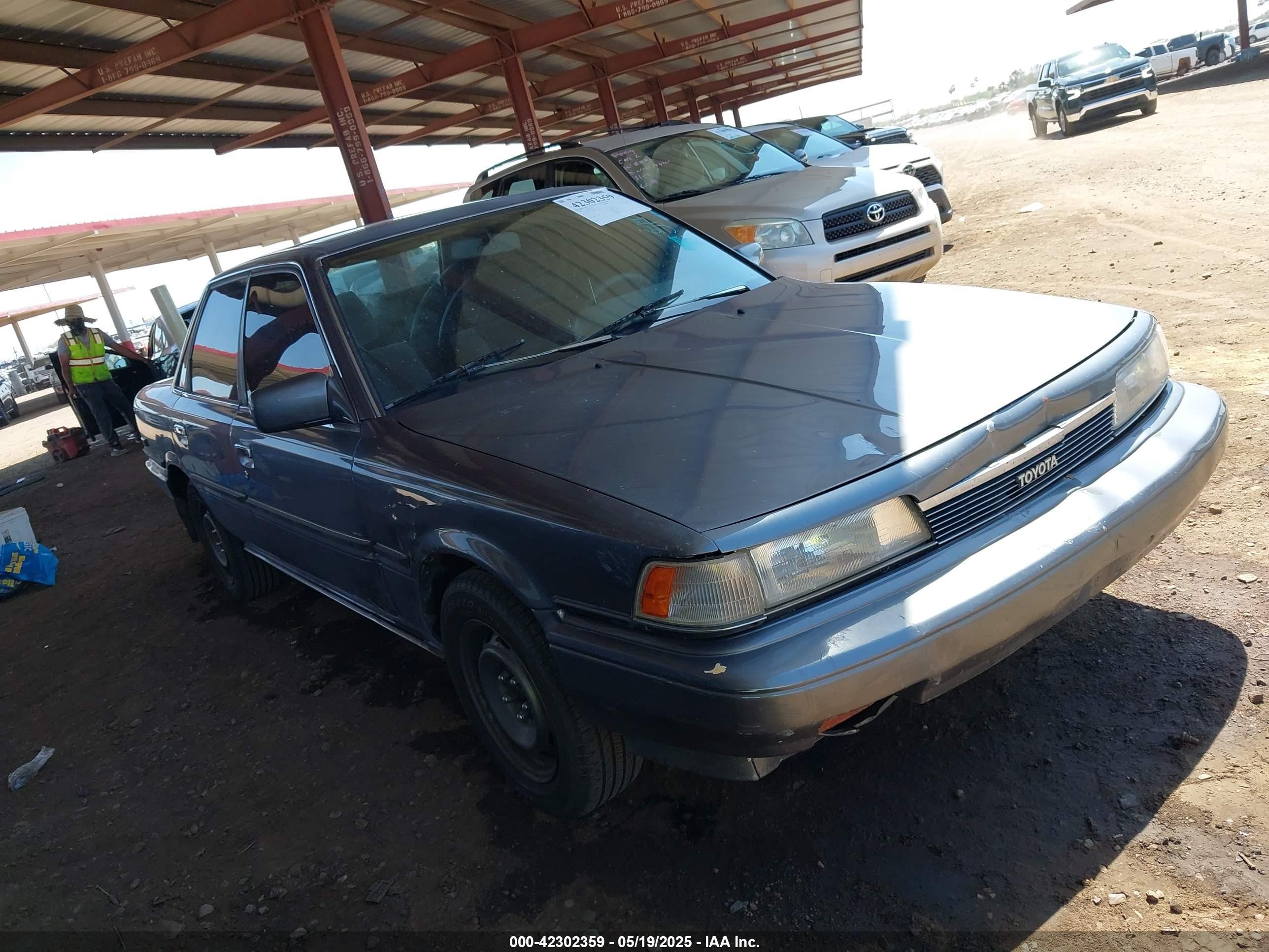 1989 Toyota Camry, VIN 4T1SV22E7KU046754 — Front end