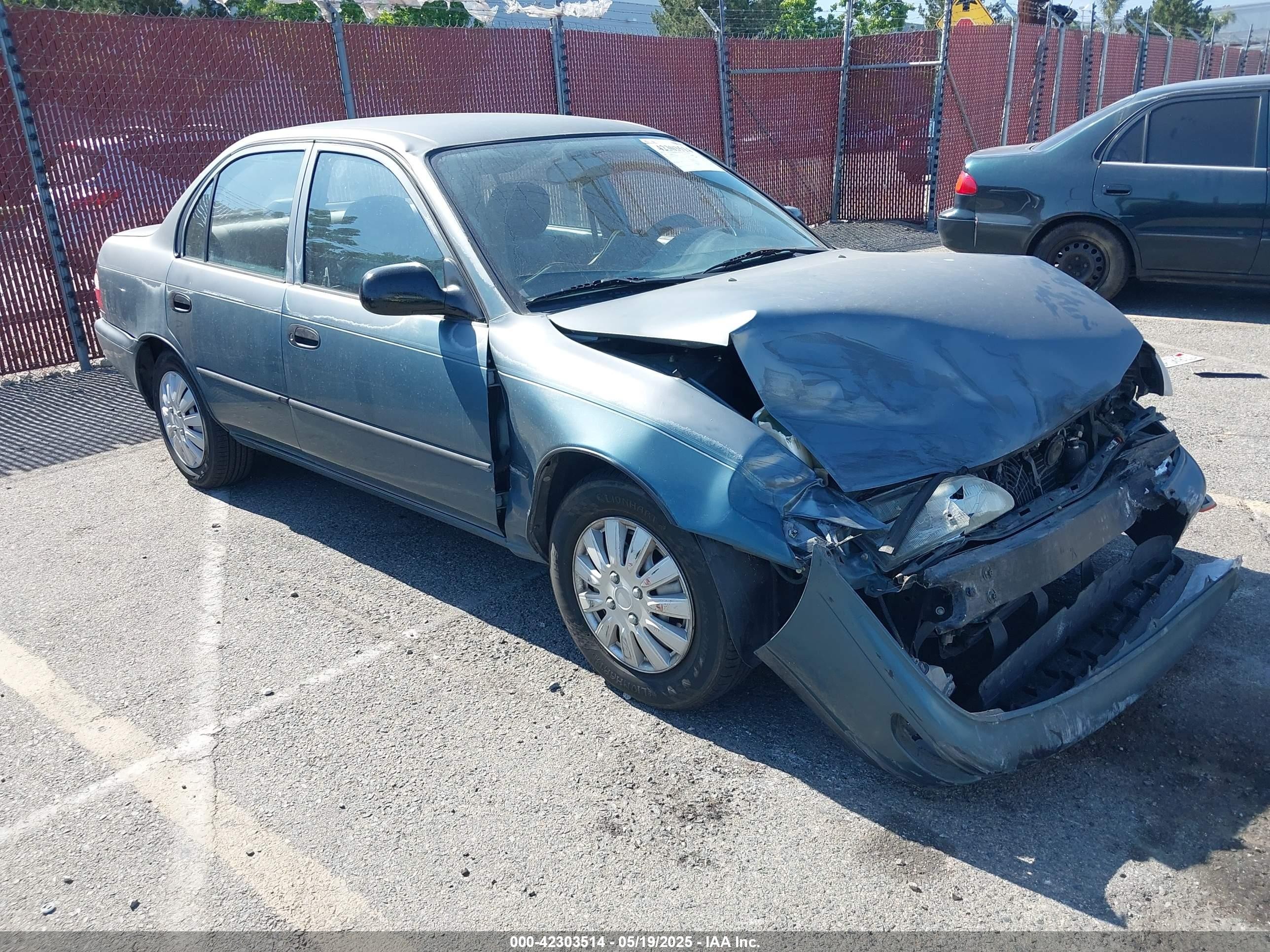 1996 Toyota Corolla, VIN 1NXBA02E0TZ445846 — Front end