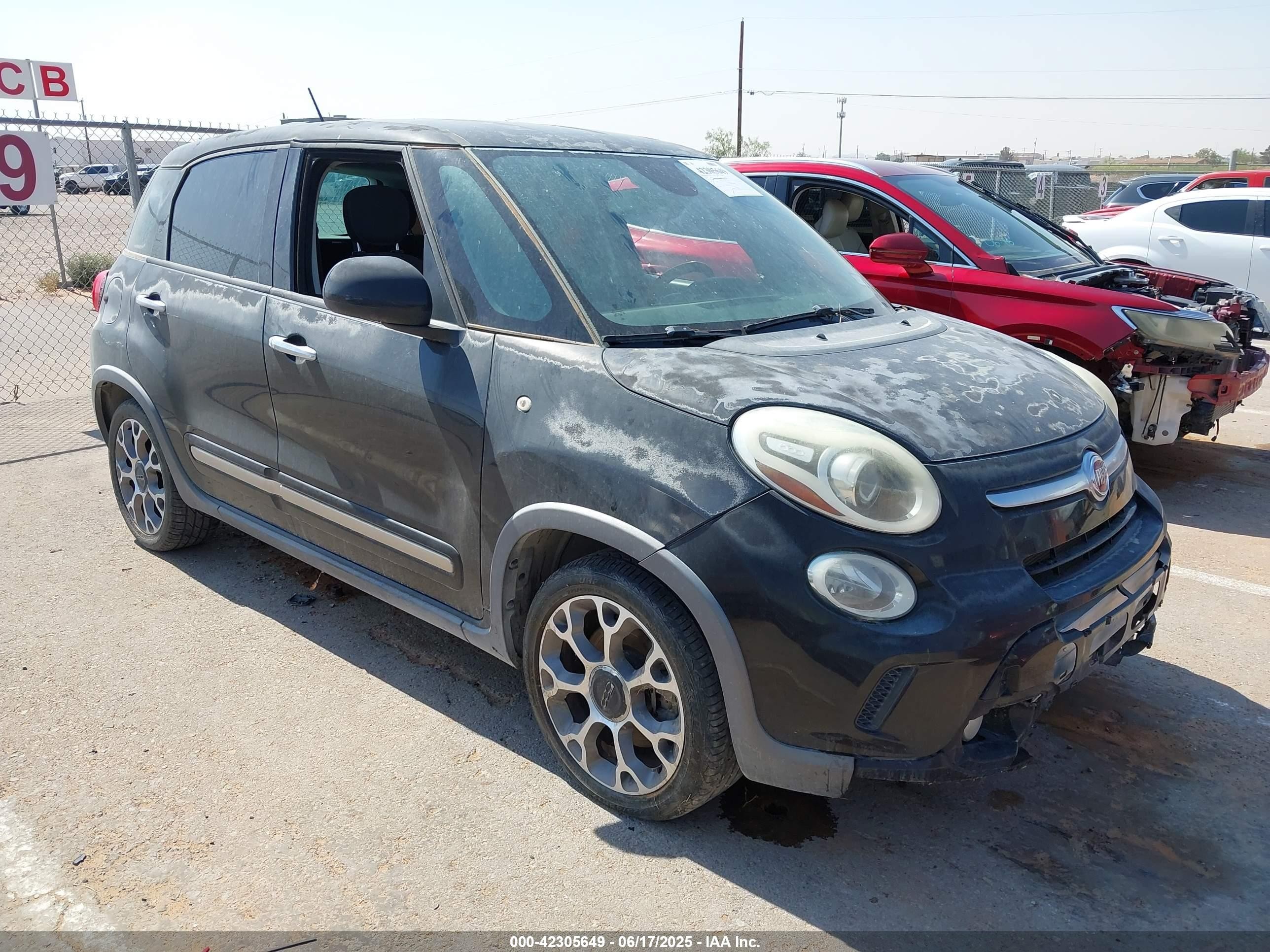 2014 FIAT 500L Trekking, VIN ZFBCFADH4EZ008836 — Front end