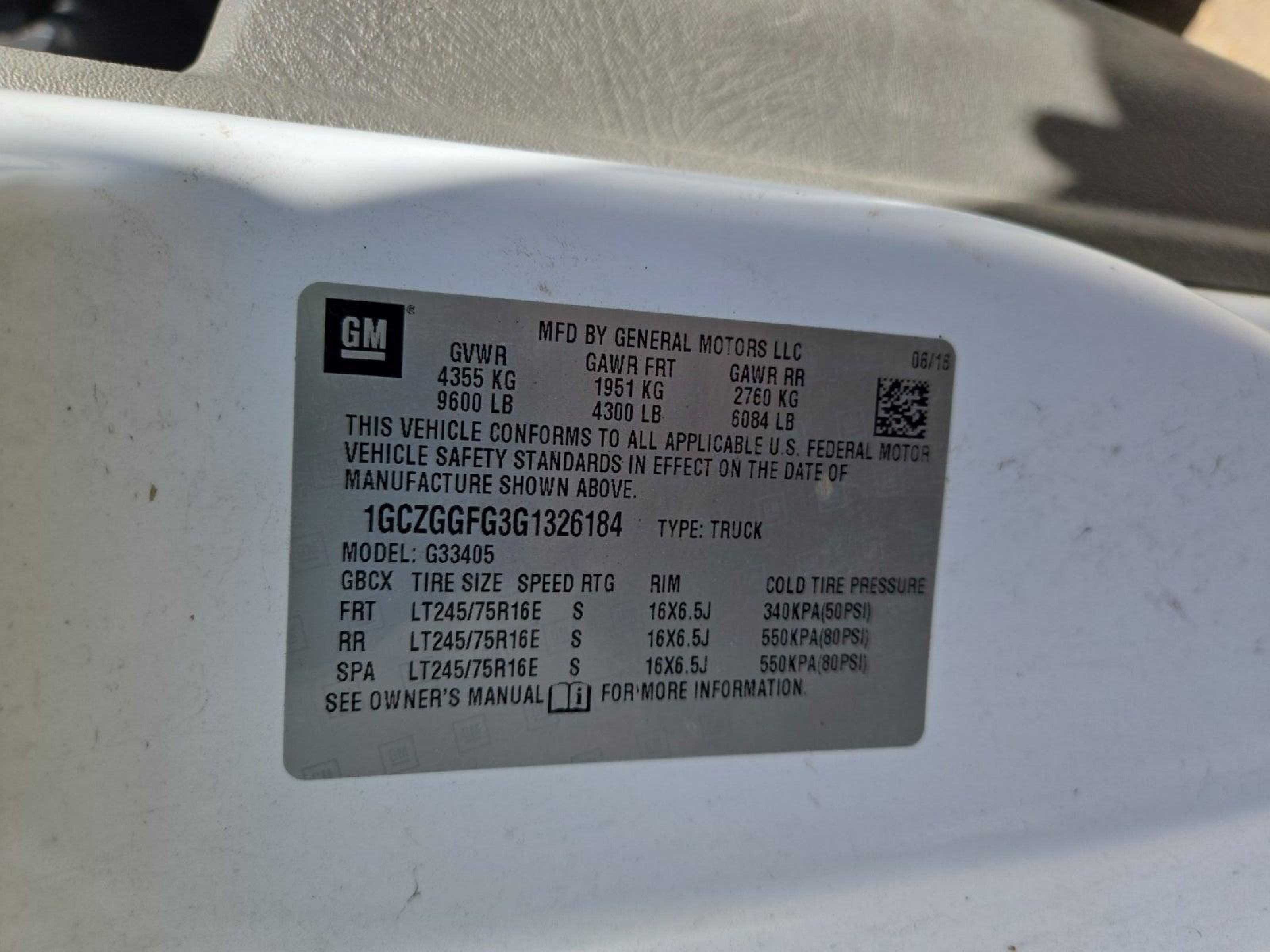 2016 Chevrolet Express G3500, VIN 1GCZGGFG3G1326184 — Normal wear