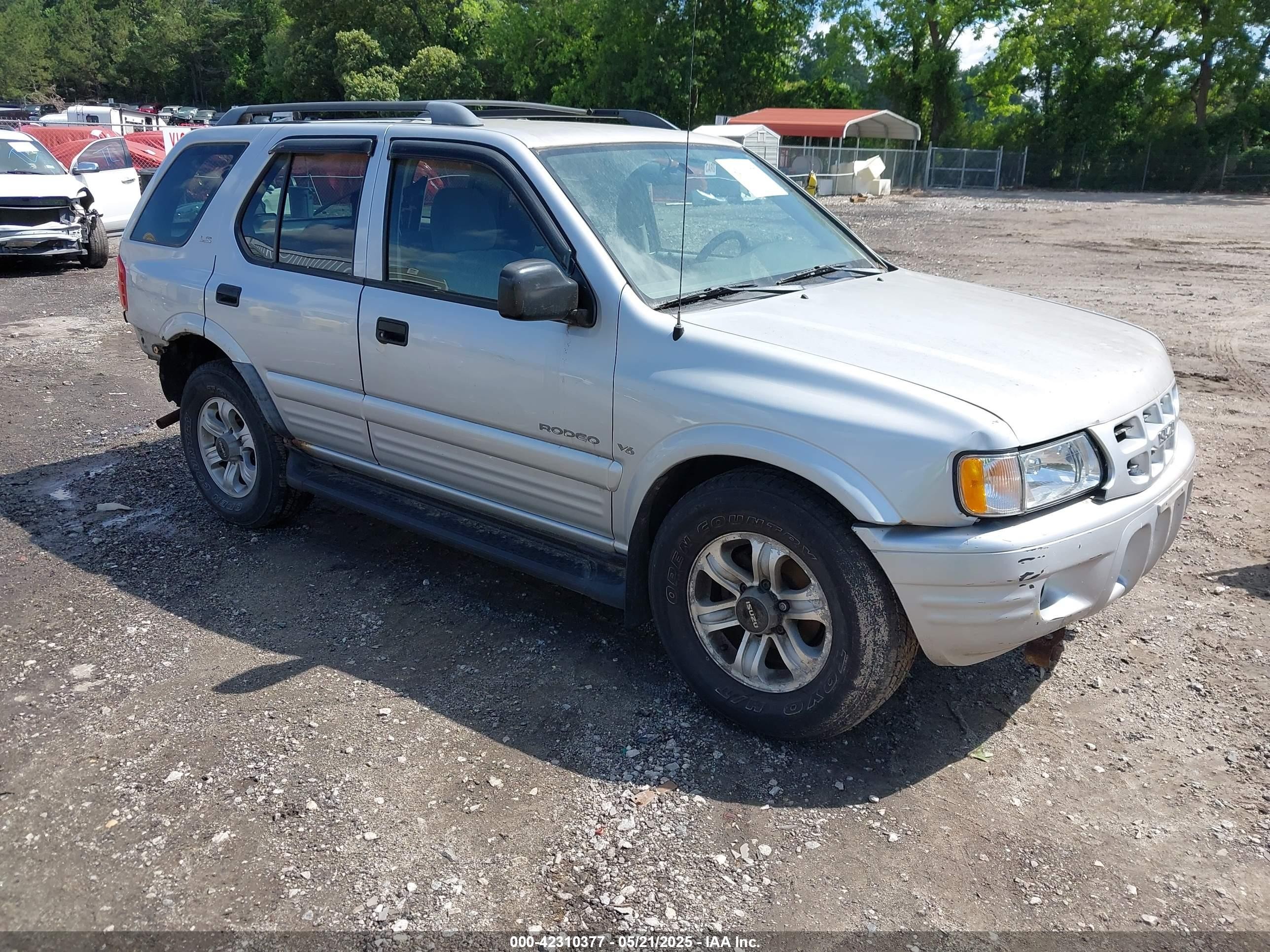 2001 Isuzu Rodeo S, VIN 4S2DM58W214332354 — Зад
