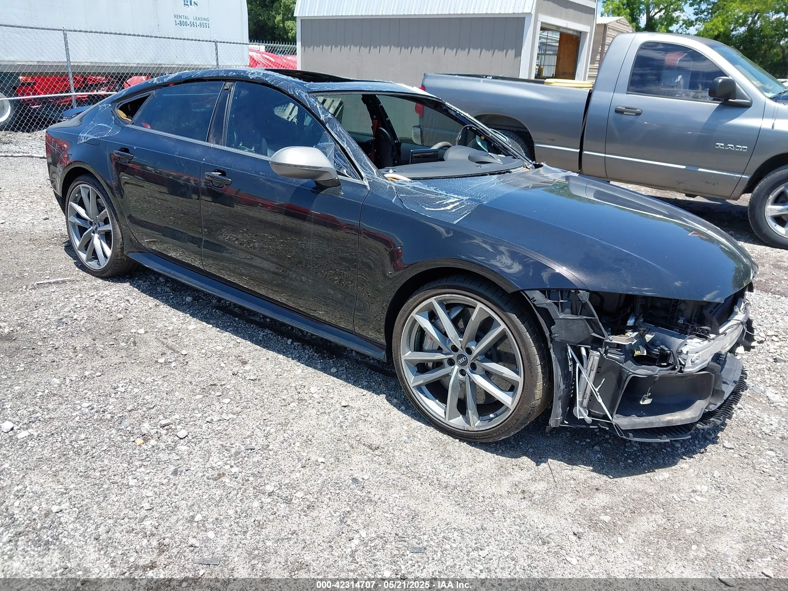 2017 Audi RS 7, VIN WUAWRBFC4HN902942 — Стихия