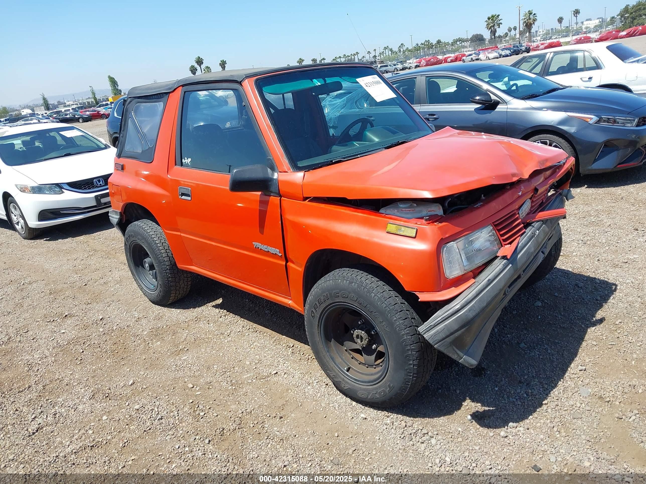 1995 Chevrolet Tracker, VIN 2CNBJ1862S6909268 — Front end