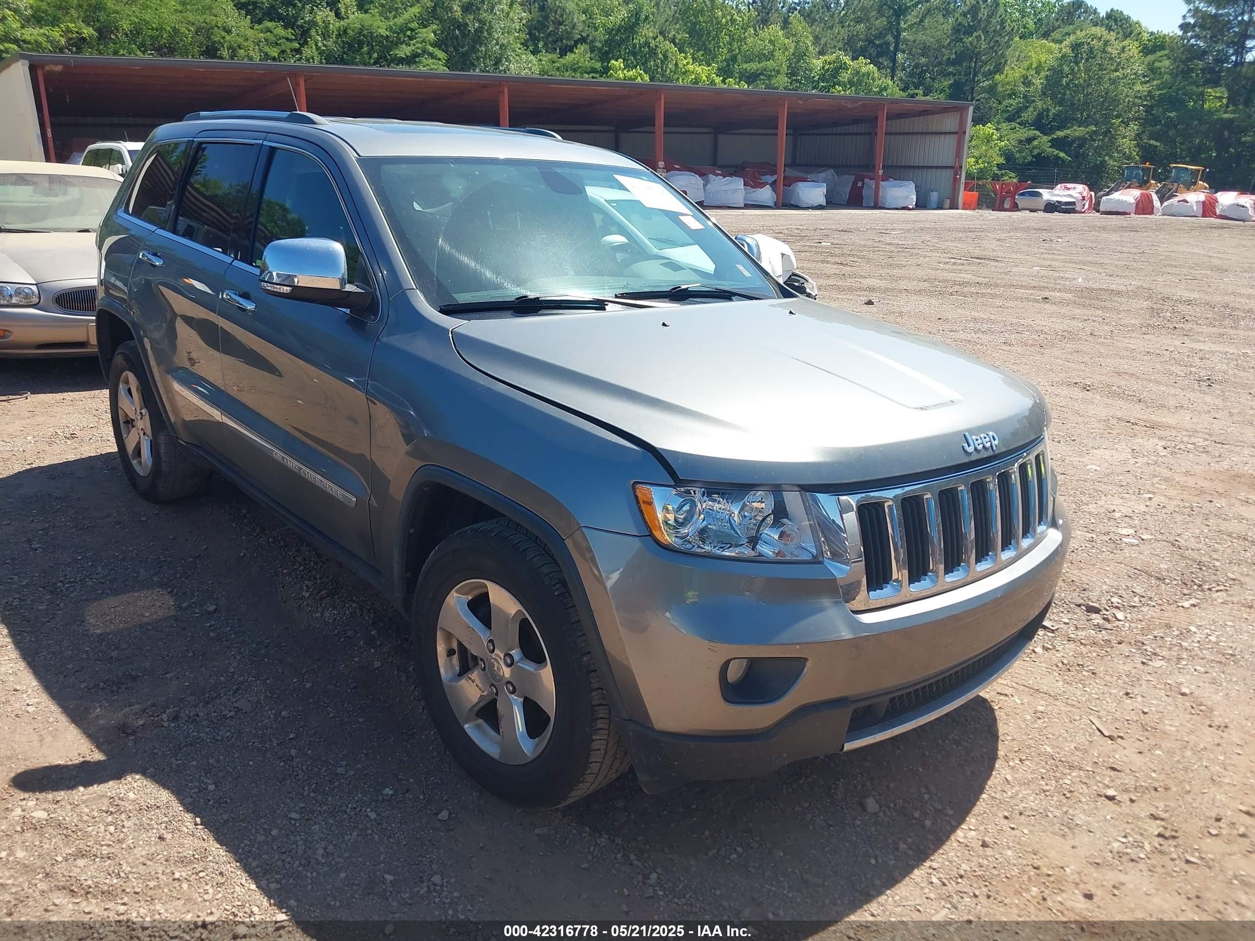 2013 Jeep Grand Cherokee Limited, VIN 1C4RJFBG5DC645927 — Normal wear