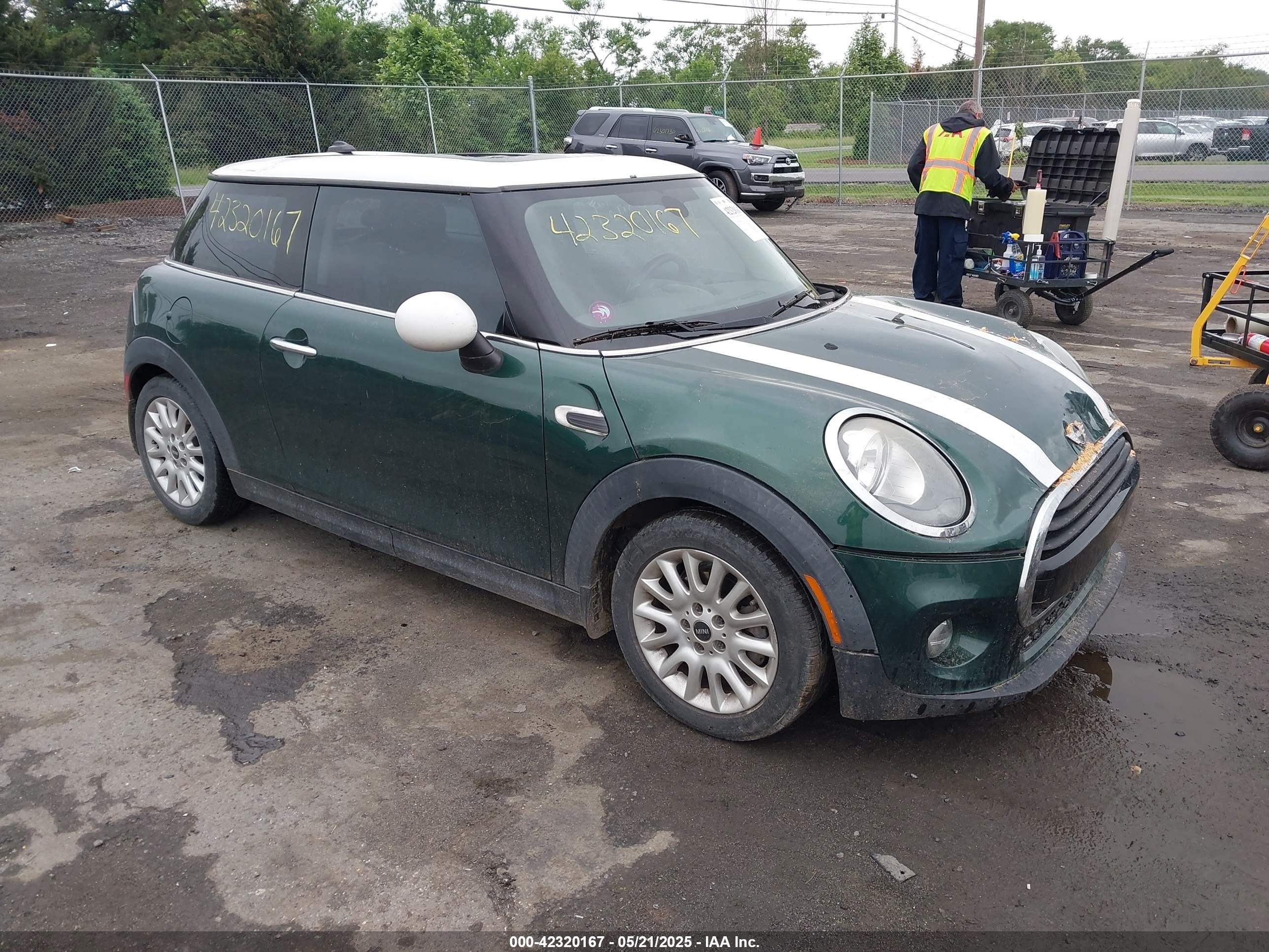 2016 MINI Hardtop, VIN WMWXP5C53G3B76810 — Storm