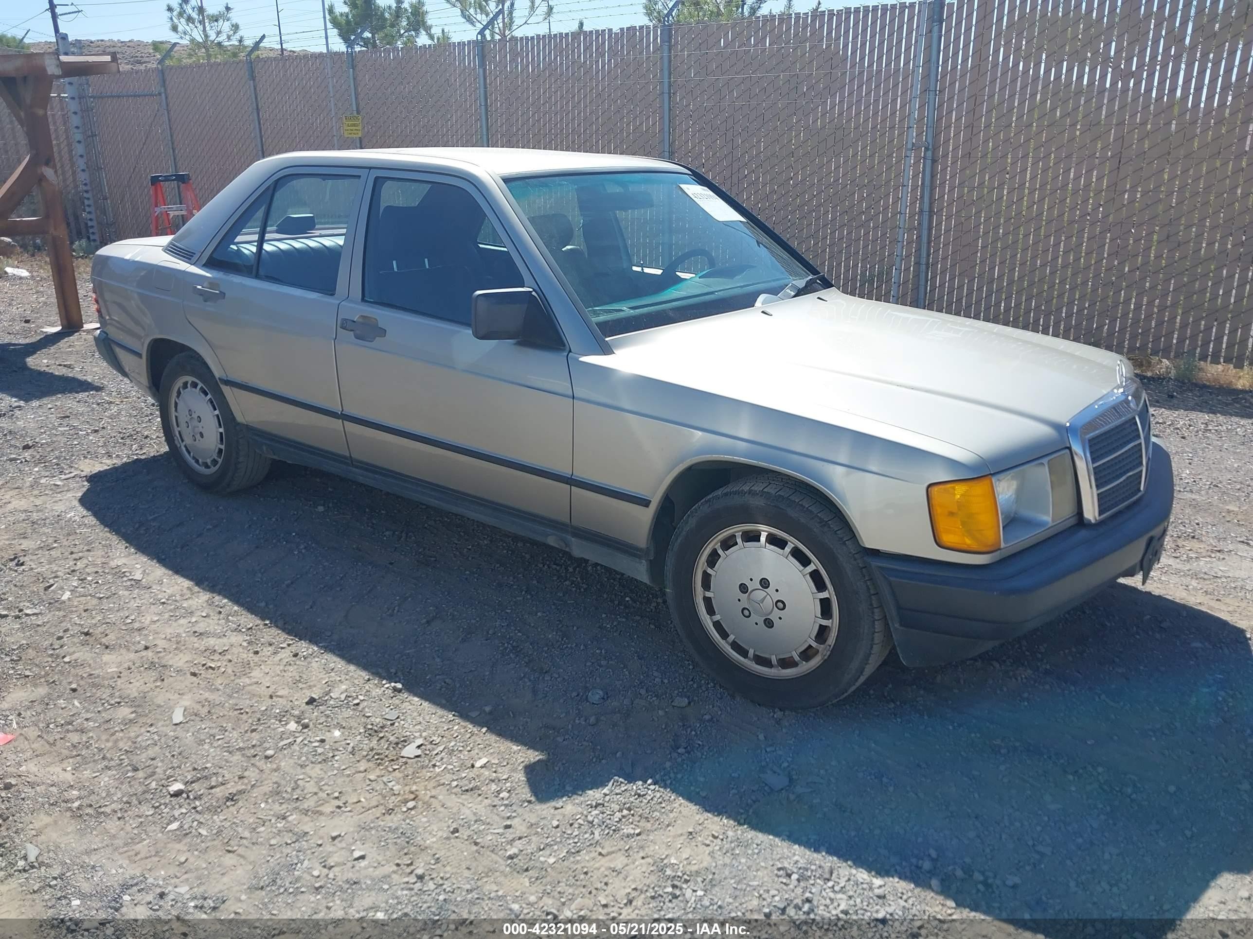 1986 Mercedes-Benz 190 E, VIN WDBDA24D0GF194753 — Фото с аукциона