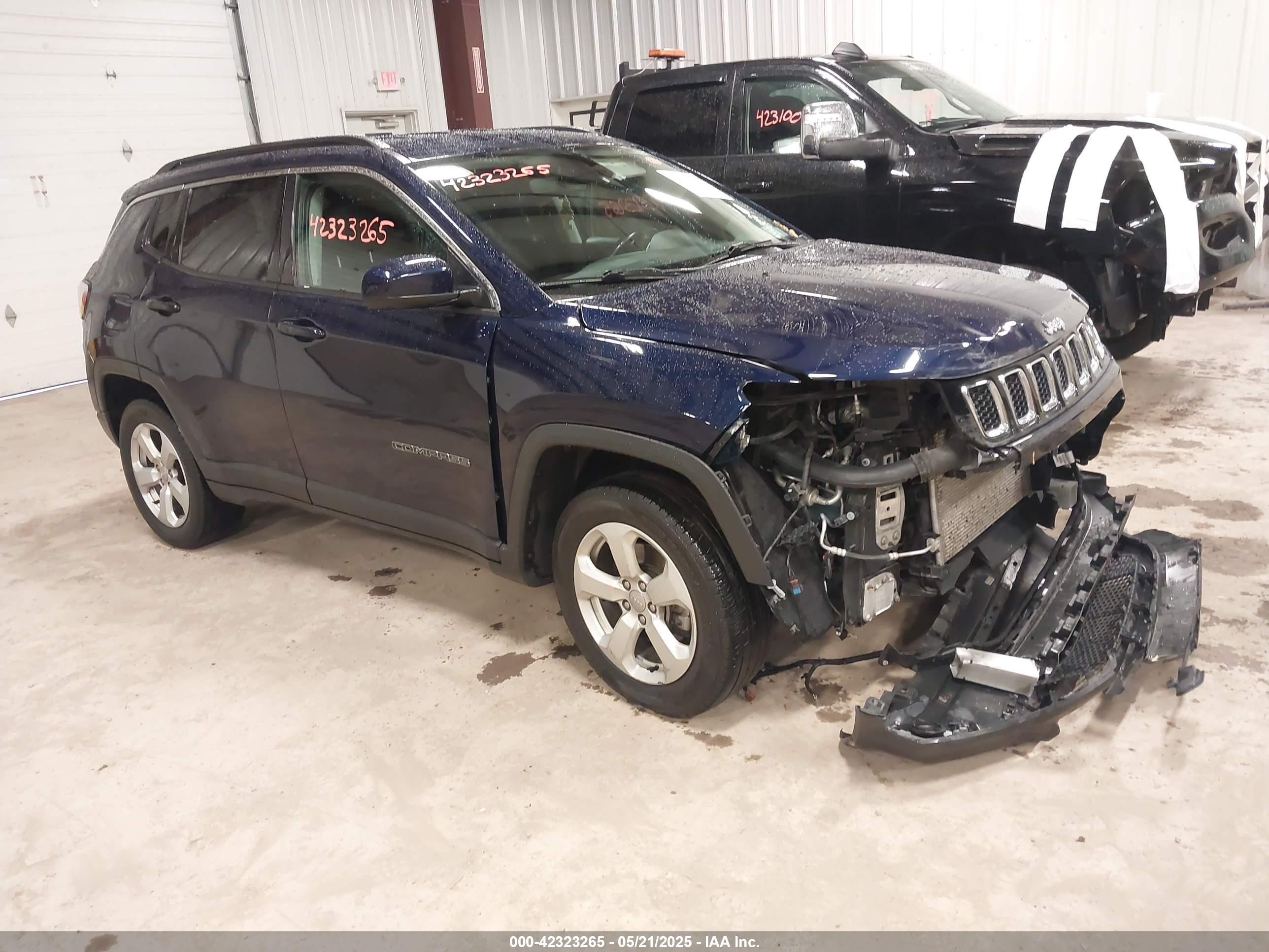 2020 Jeep Compass North, VIN 3C4NJDBB9LT124543 — Front end