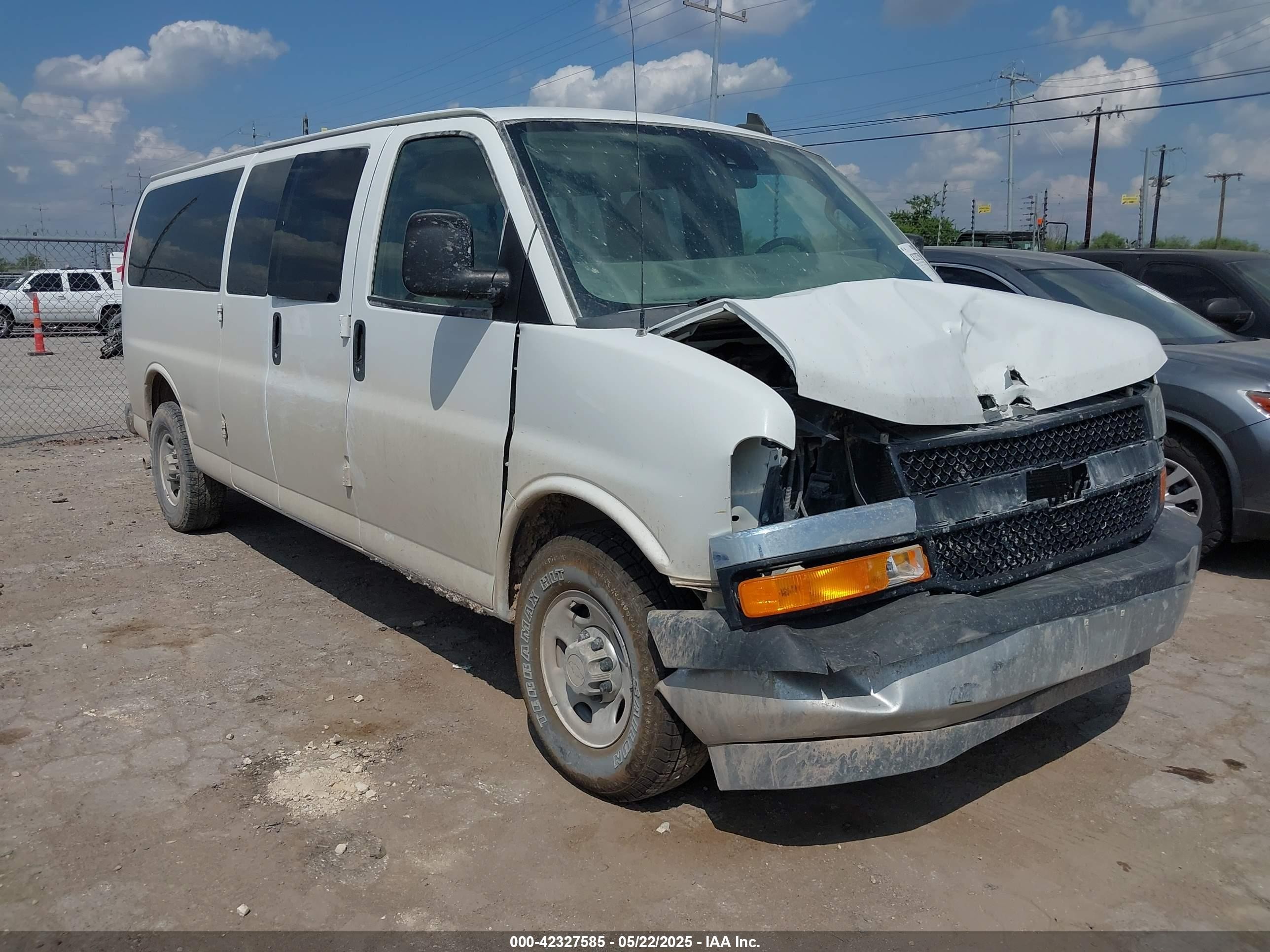 2020 Chevrolet Express Passenger LT, VIN 1GAZGPFG8L1139879 — Front end