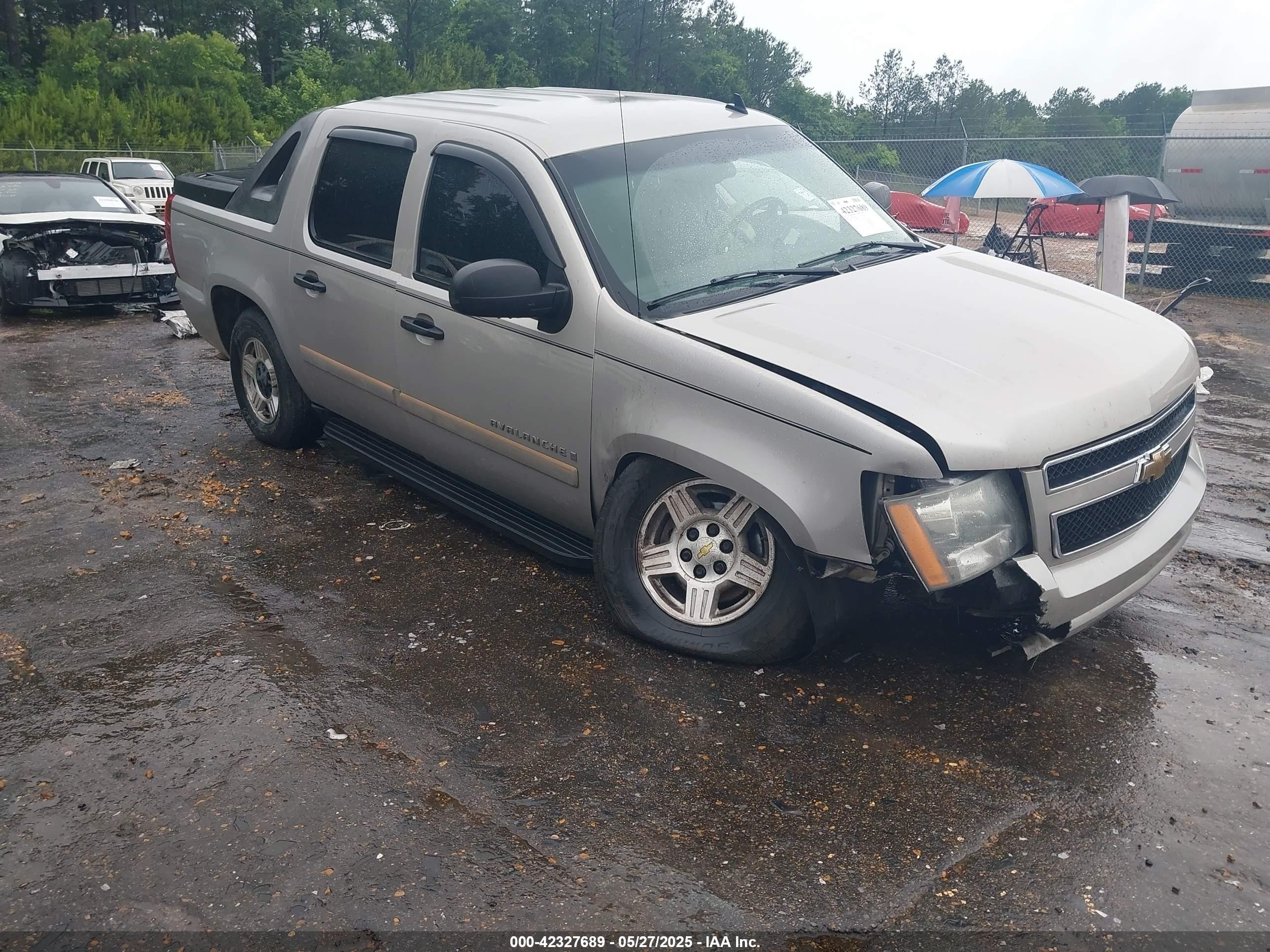 2007 Chevrolet Avalanche 2LT, VIN 3GNEC12J37G300489 — Front end