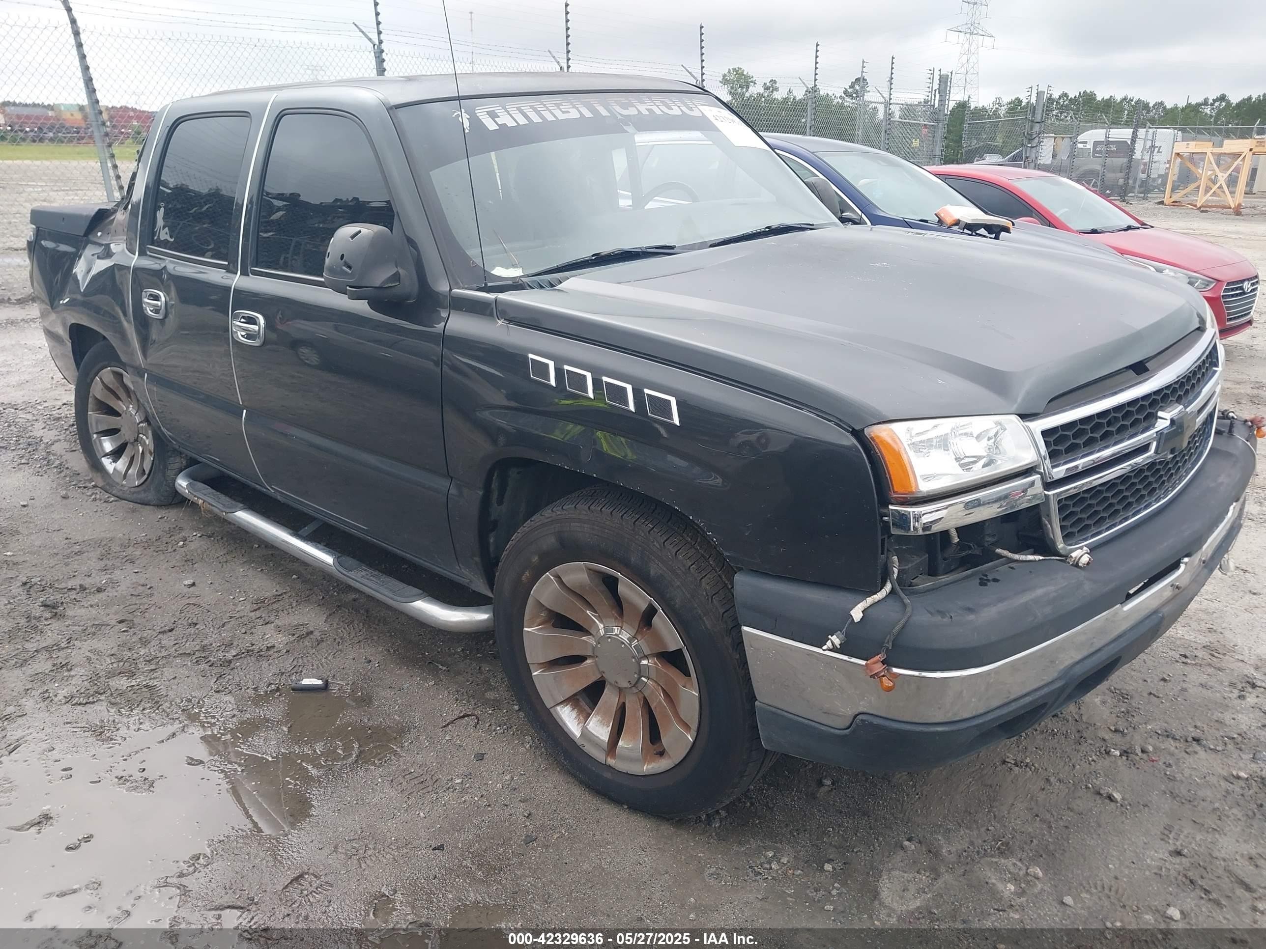 2004 Chevrolet Avalanche, VIN 3GNEC12T64G152478 — Side