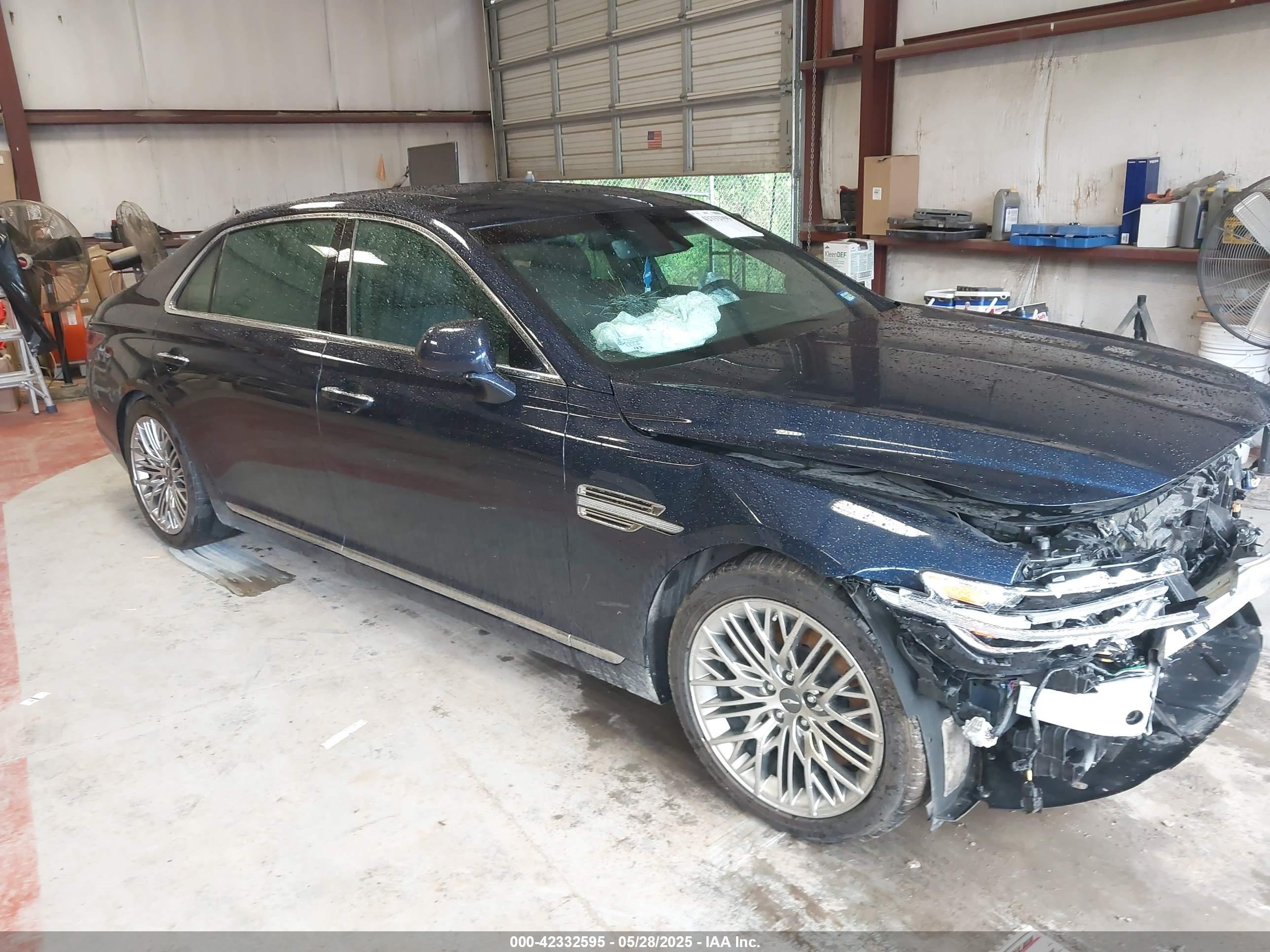 2021 Genesis G90 Ultimate, VIN KMTF54PH6MU086073 — Front end